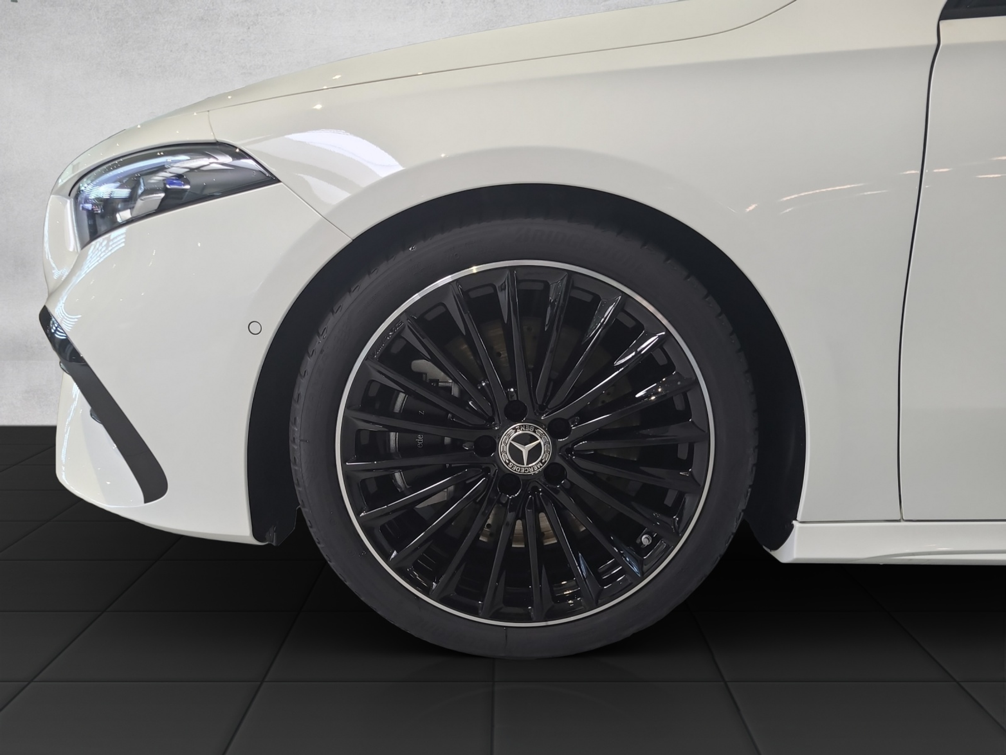 listing desktop thumbnail image 9