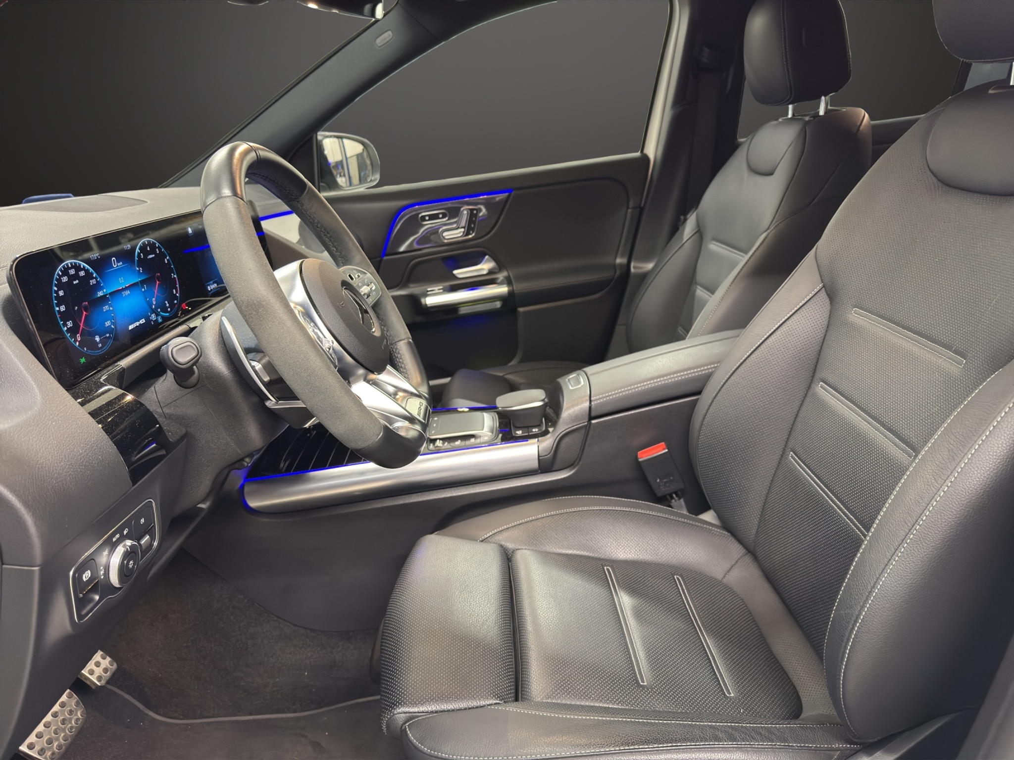 listing desktop thumbnail image 9