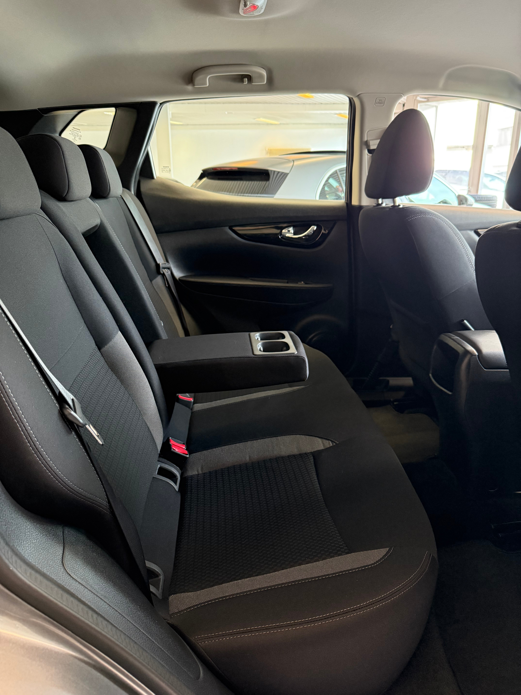 listing desktop thumbnail image 10