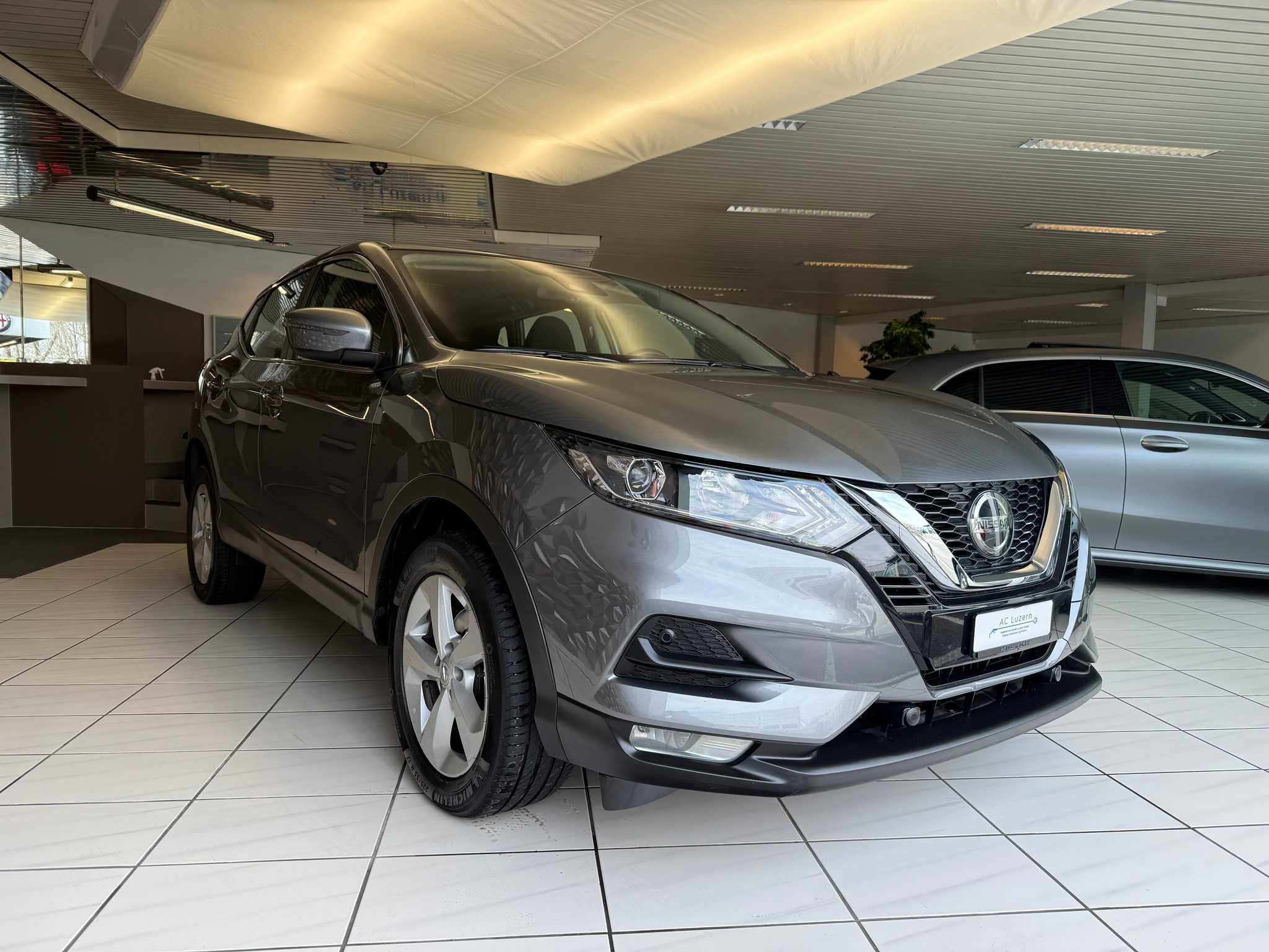 listing desktop thumbnail image 3