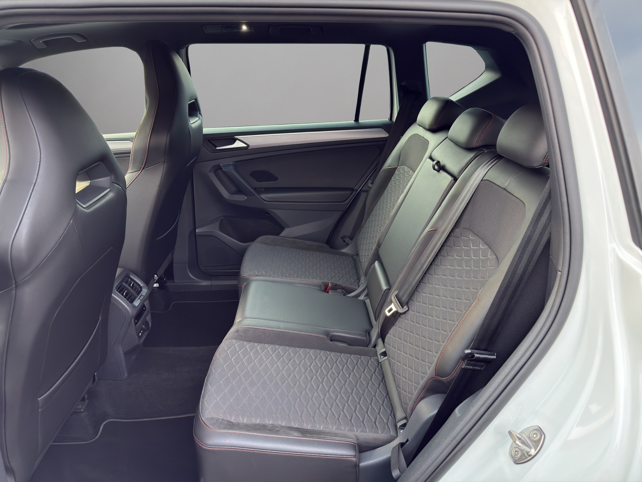 listing desktop thumbnail image 5