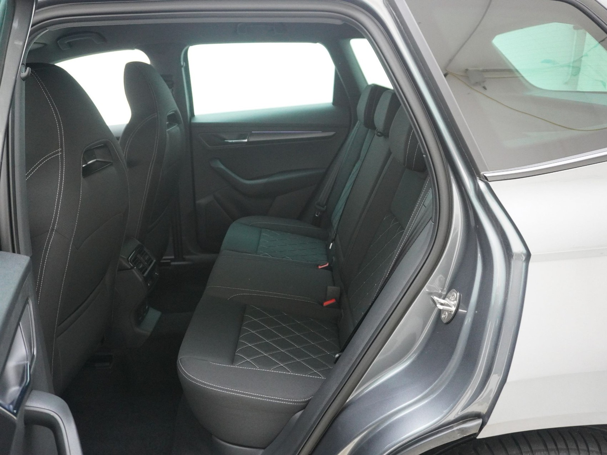 listing desktop thumbnail image 14