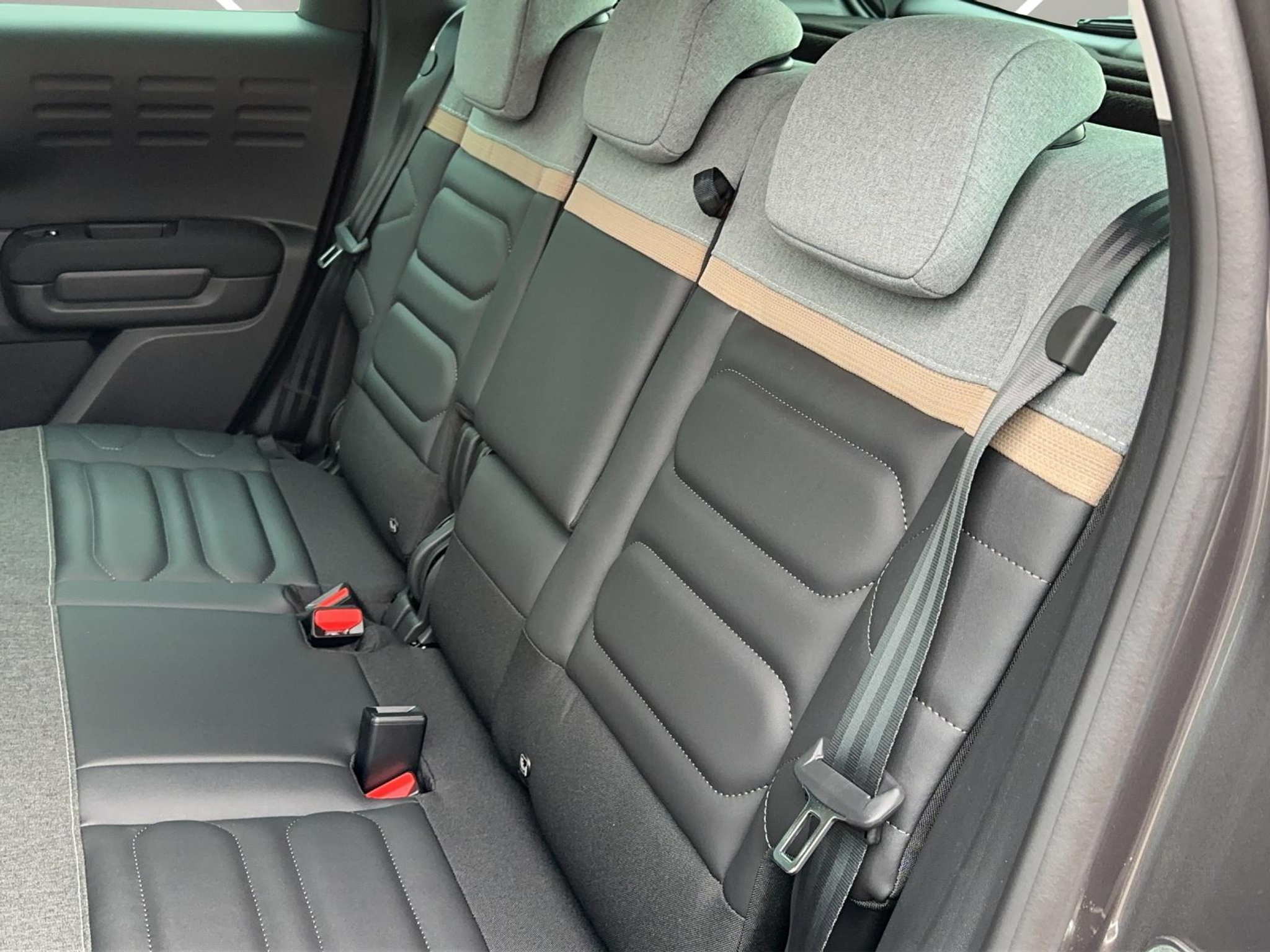 listing desktop thumbnail image 9