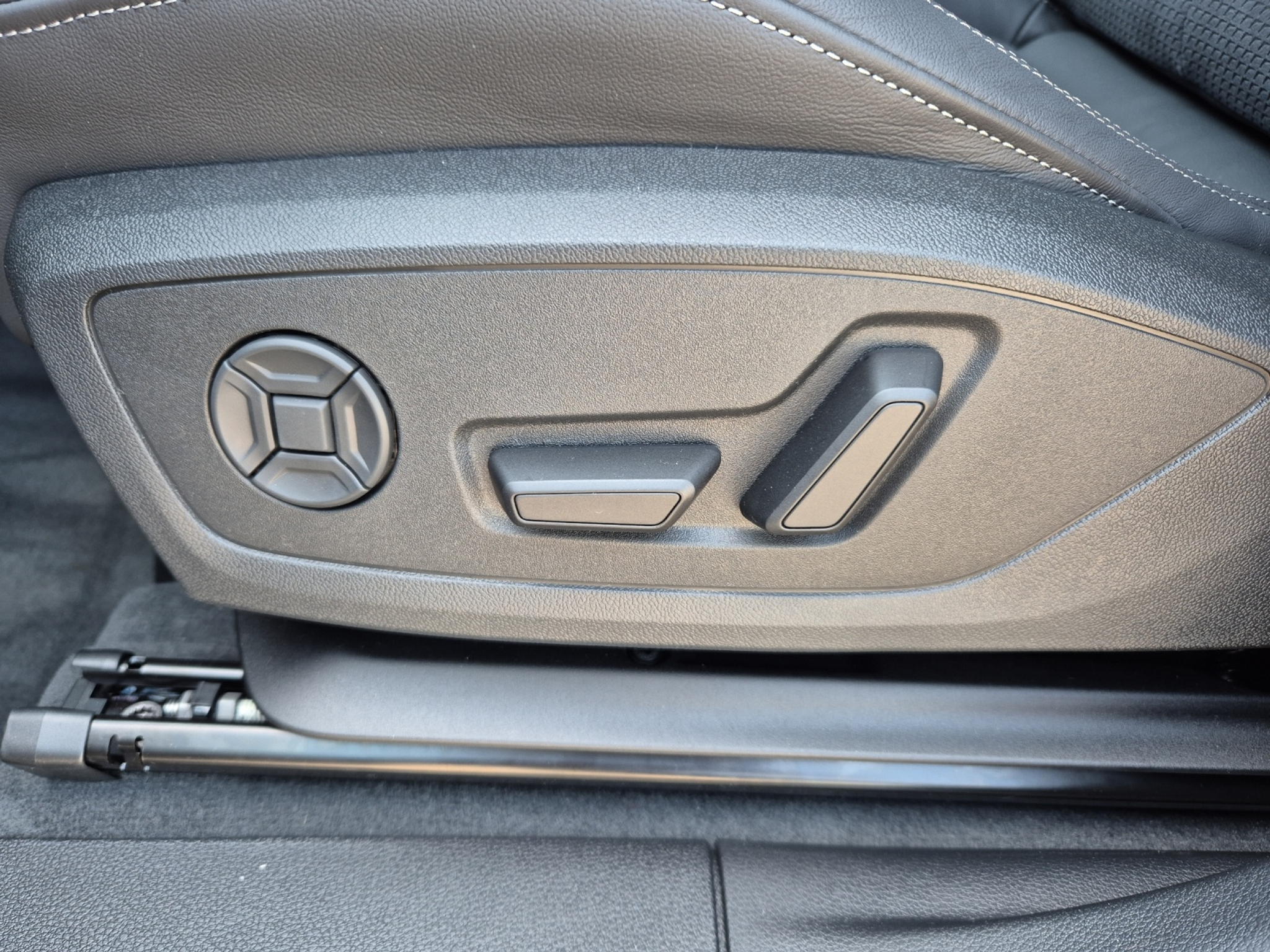 listing desktop thumbnail image 11