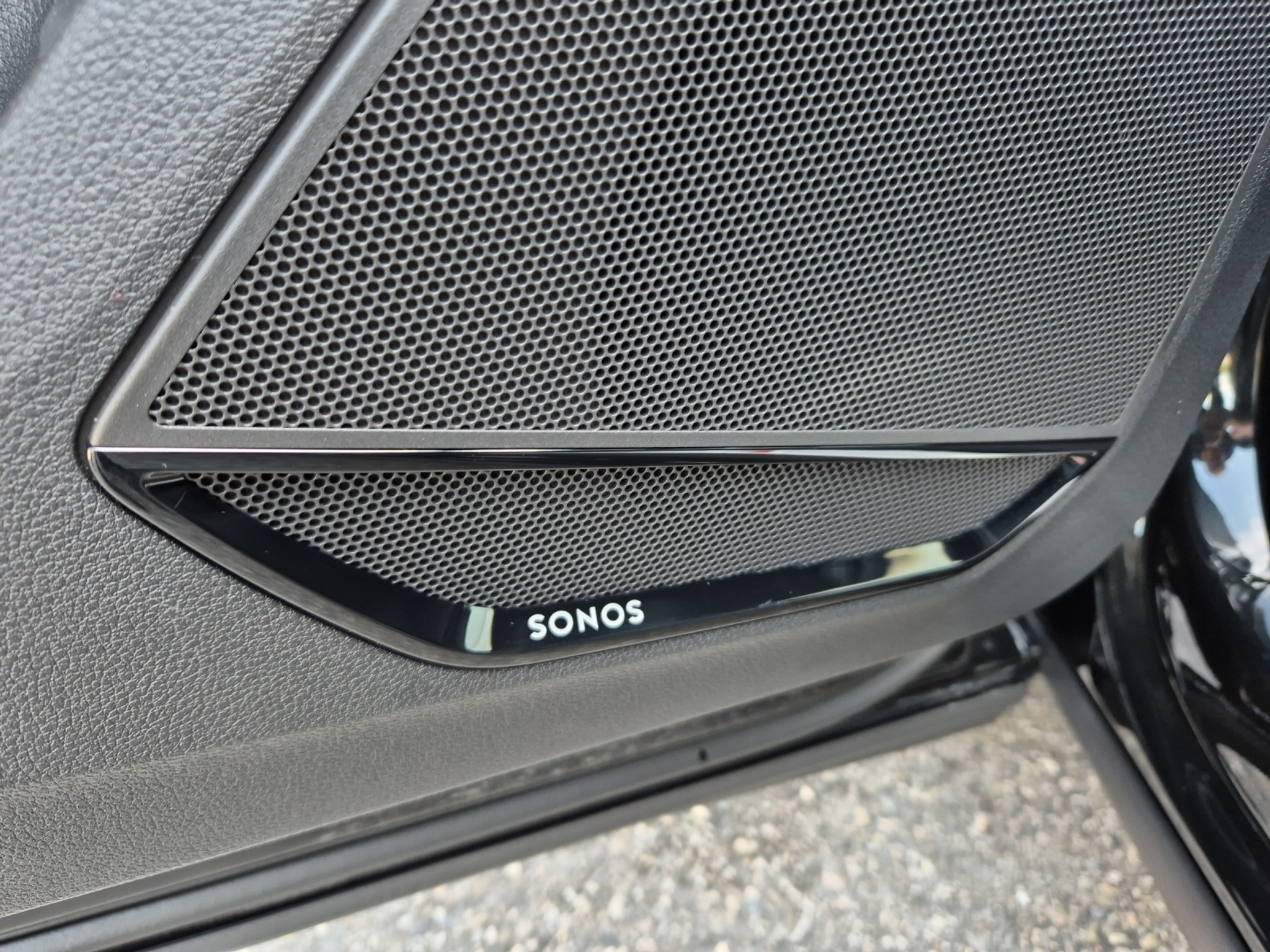 listing desktop thumbnail image 12