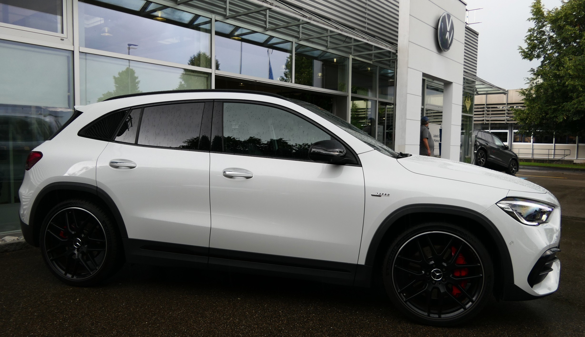 listing desktop thumbnail image 3