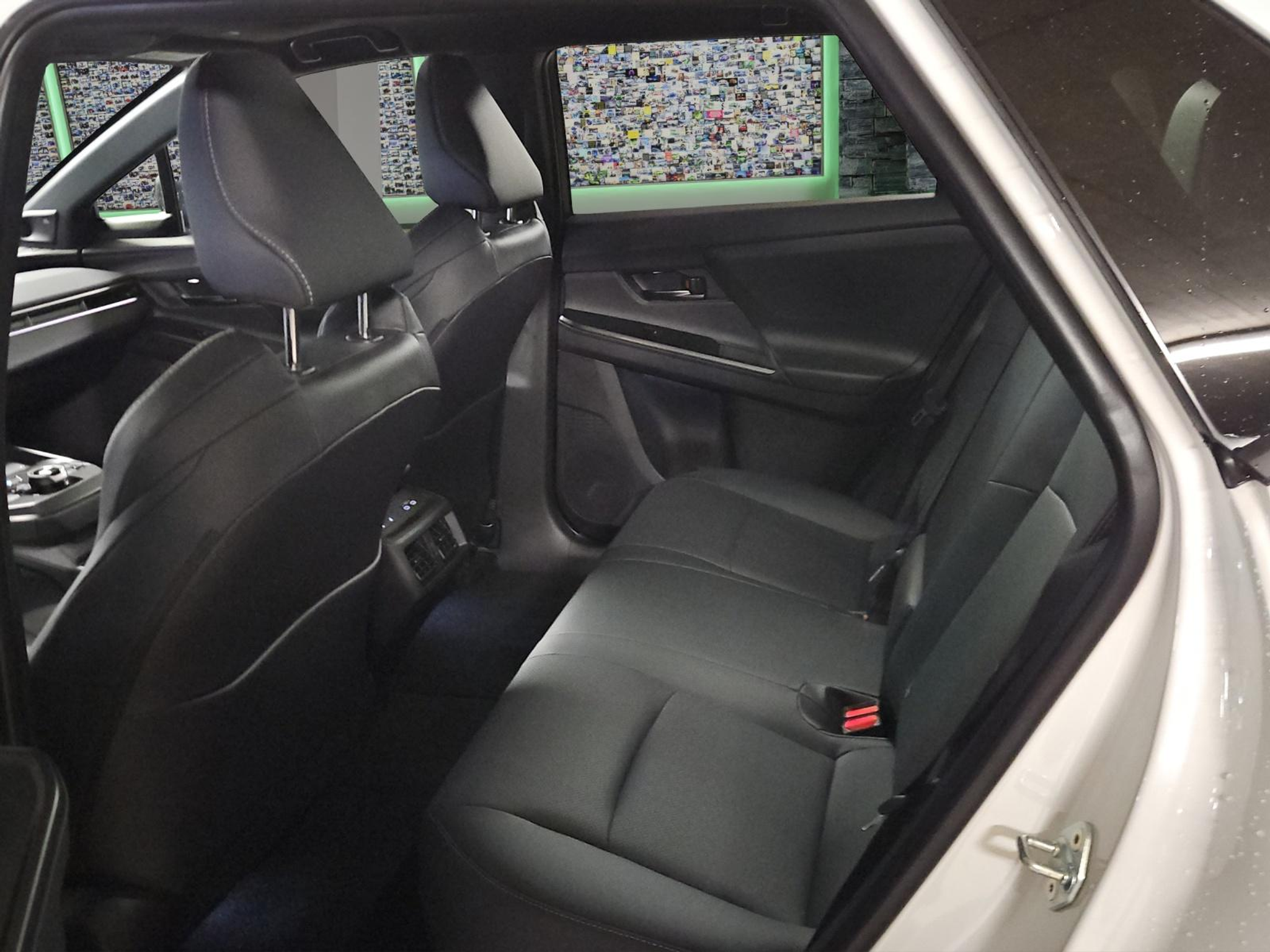 listing desktop thumbnail image 7