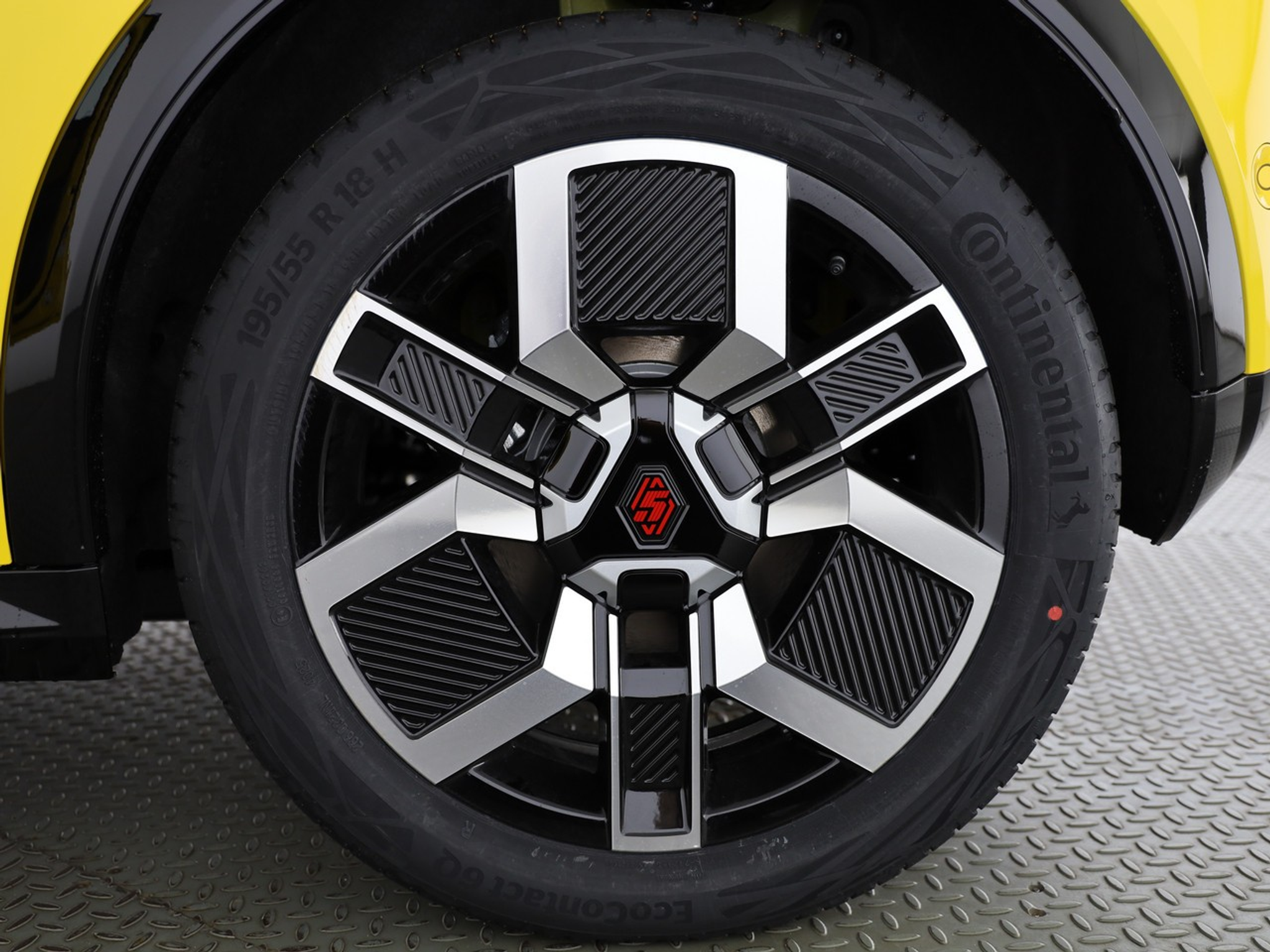 listing desktop thumbnail image 3