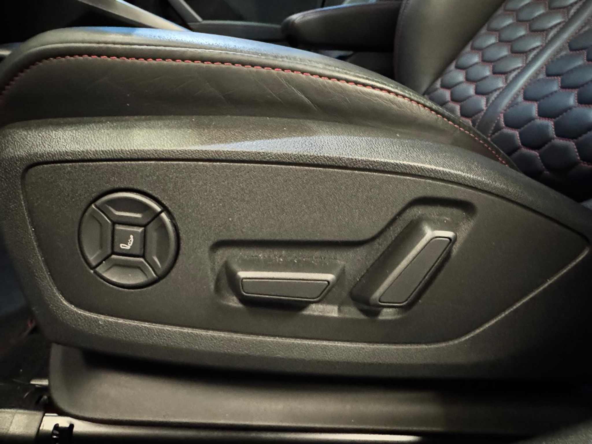 listing desktop thumbnail image 25