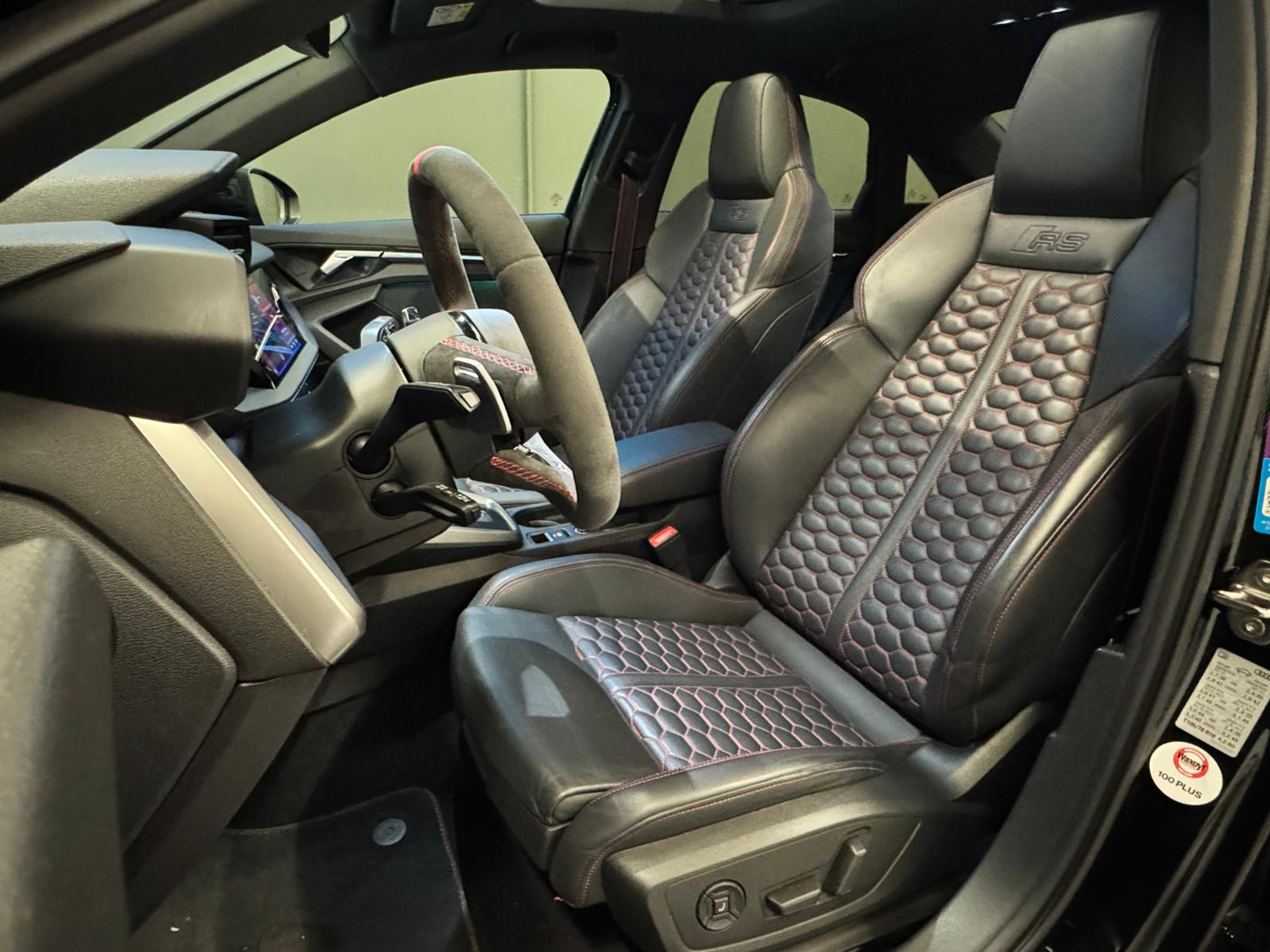 listing desktop thumbnail image 9