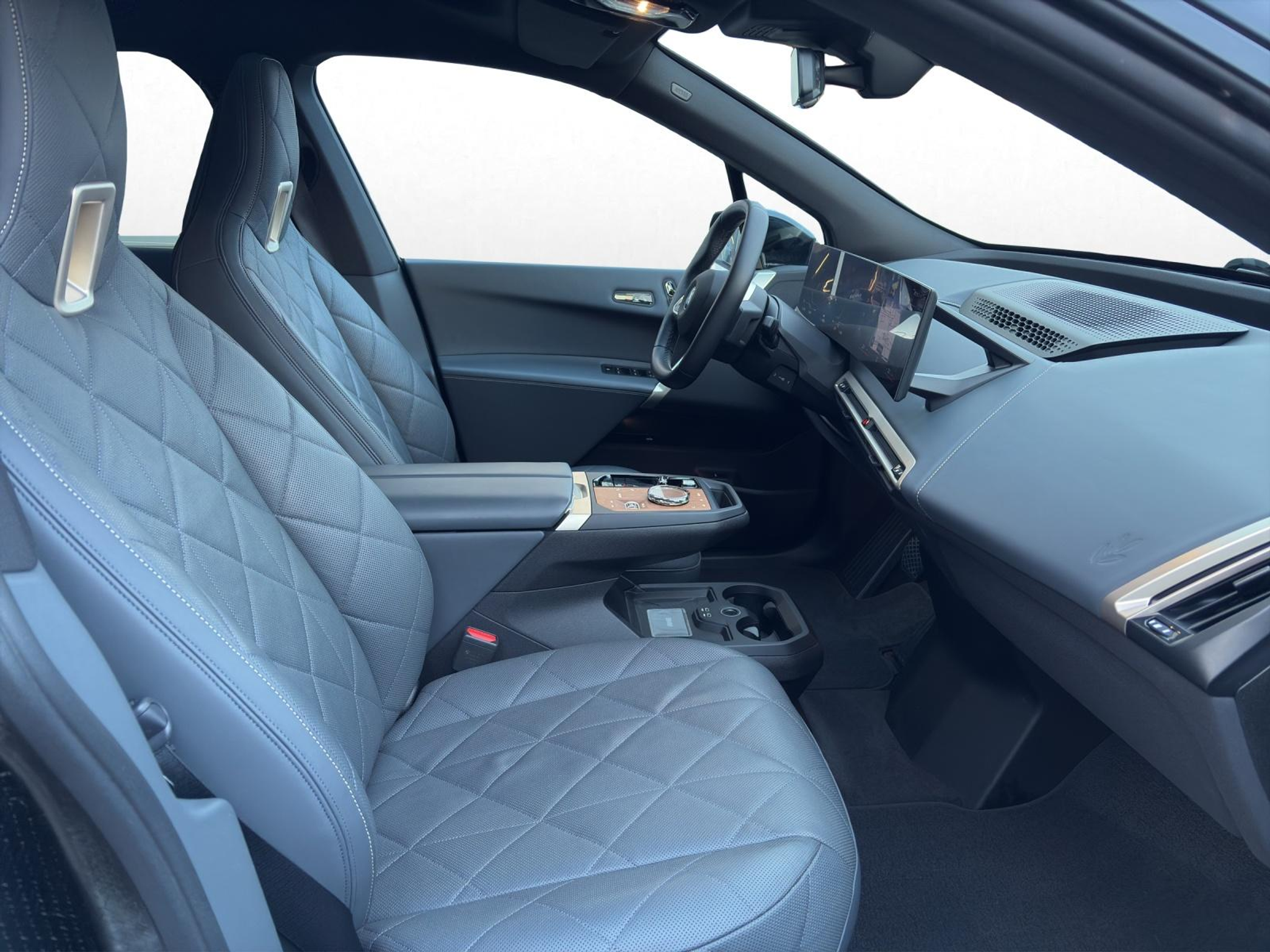 listing desktop thumbnail image 16