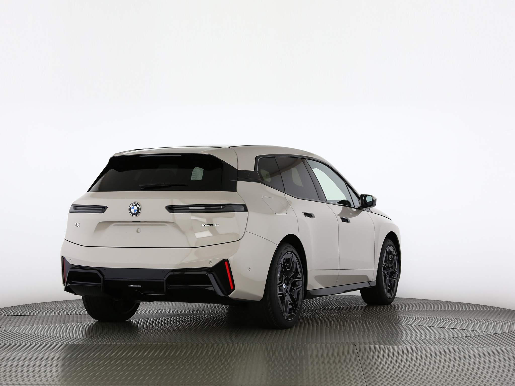 listing desktop thumbnail image 1