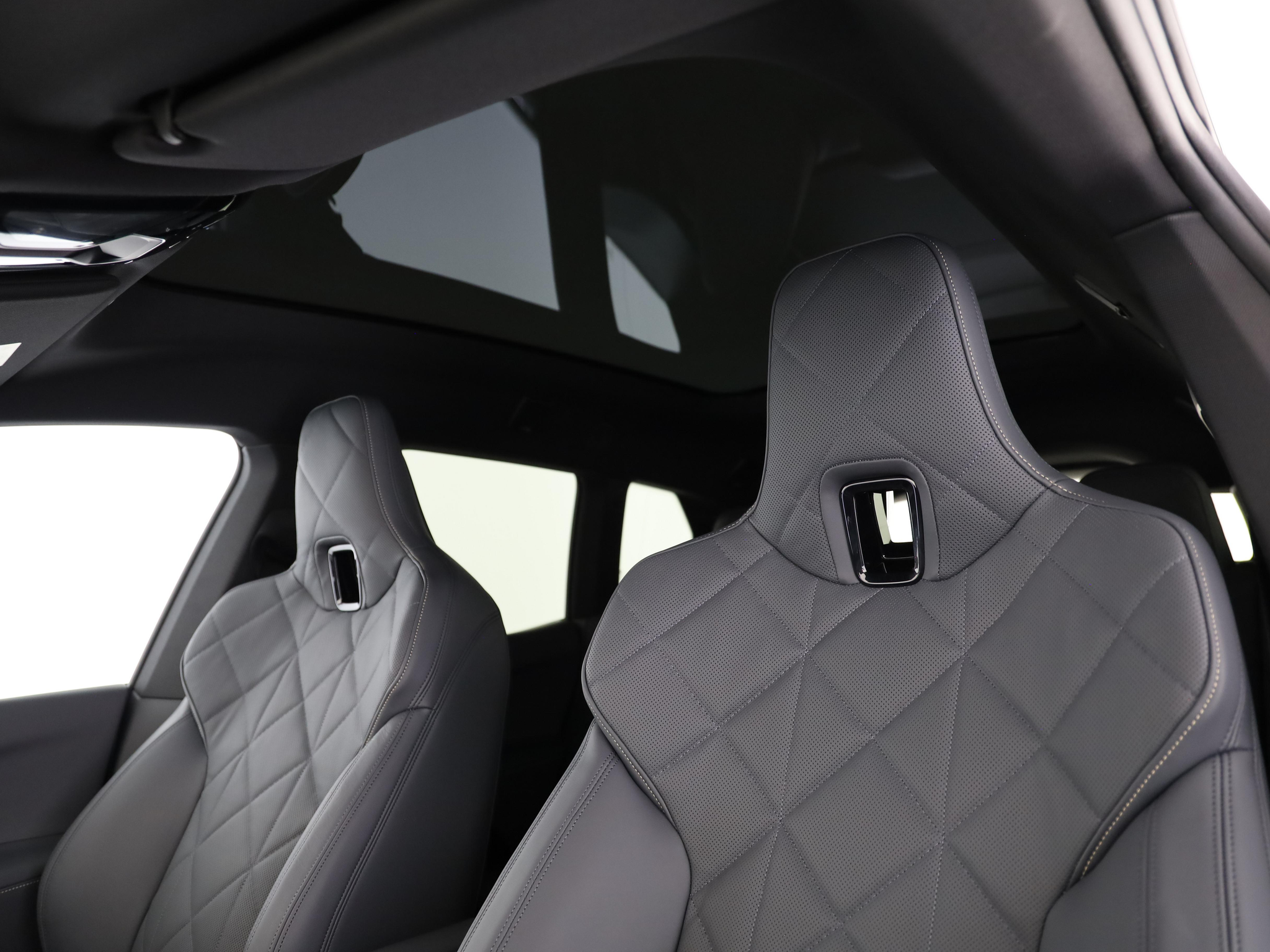 listing desktop thumbnail image 10