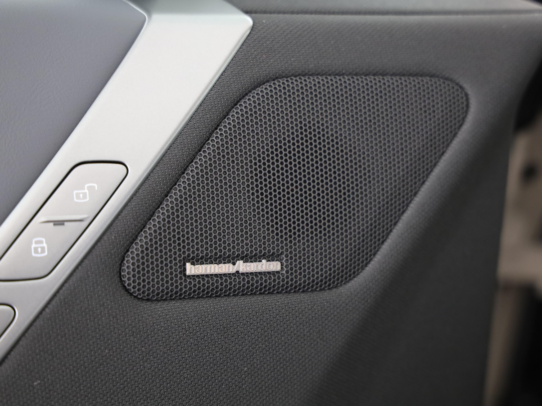 listing desktop thumbnail image 20