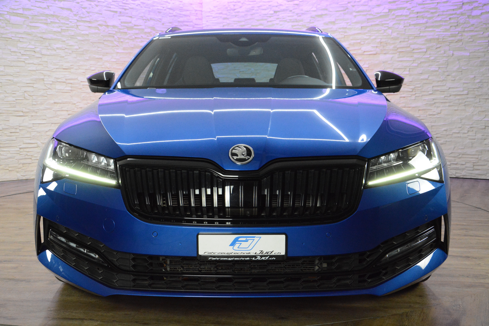 listing desktop thumbnail image 21