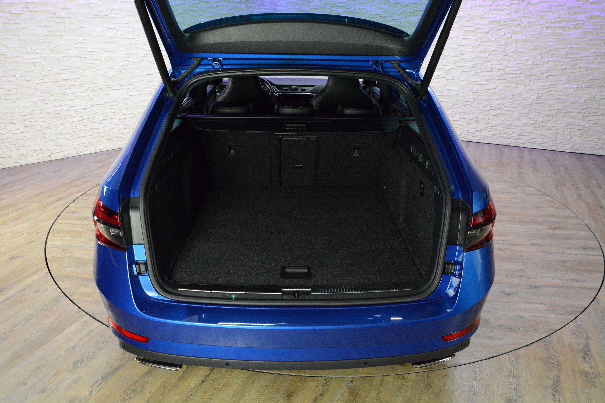 listing desktop thumbnail image 19