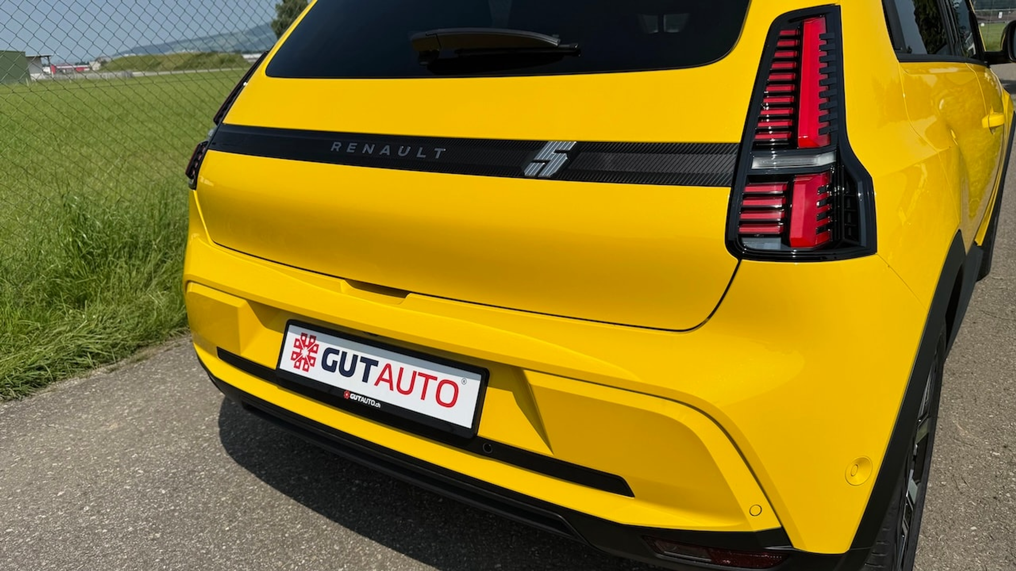 listing desktop thumbnail image 12