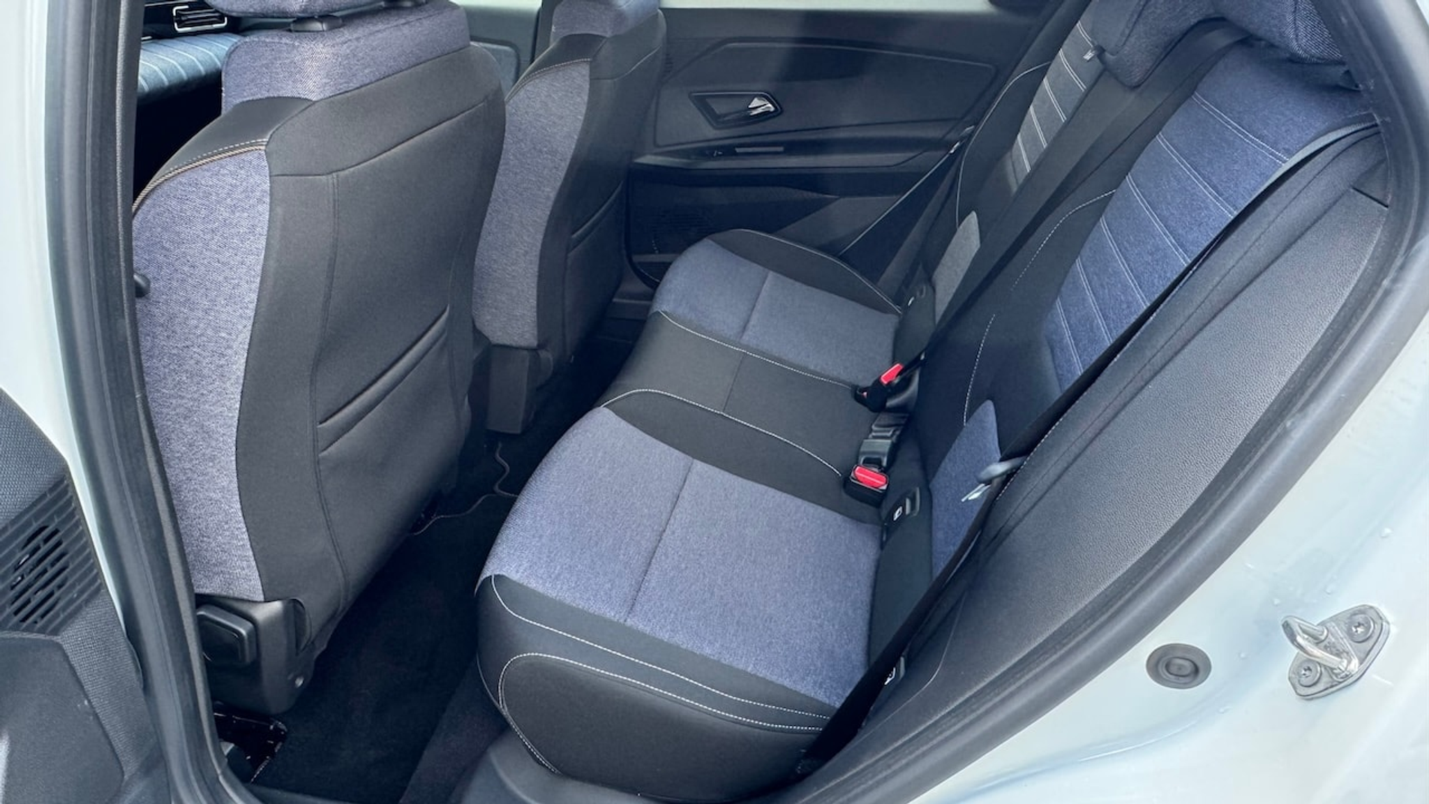 listing desktop thumbnail image 26