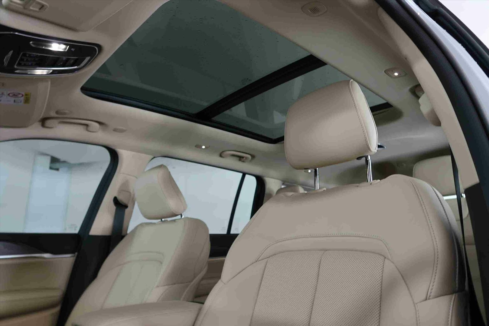 listing desktop thumbnail image 14