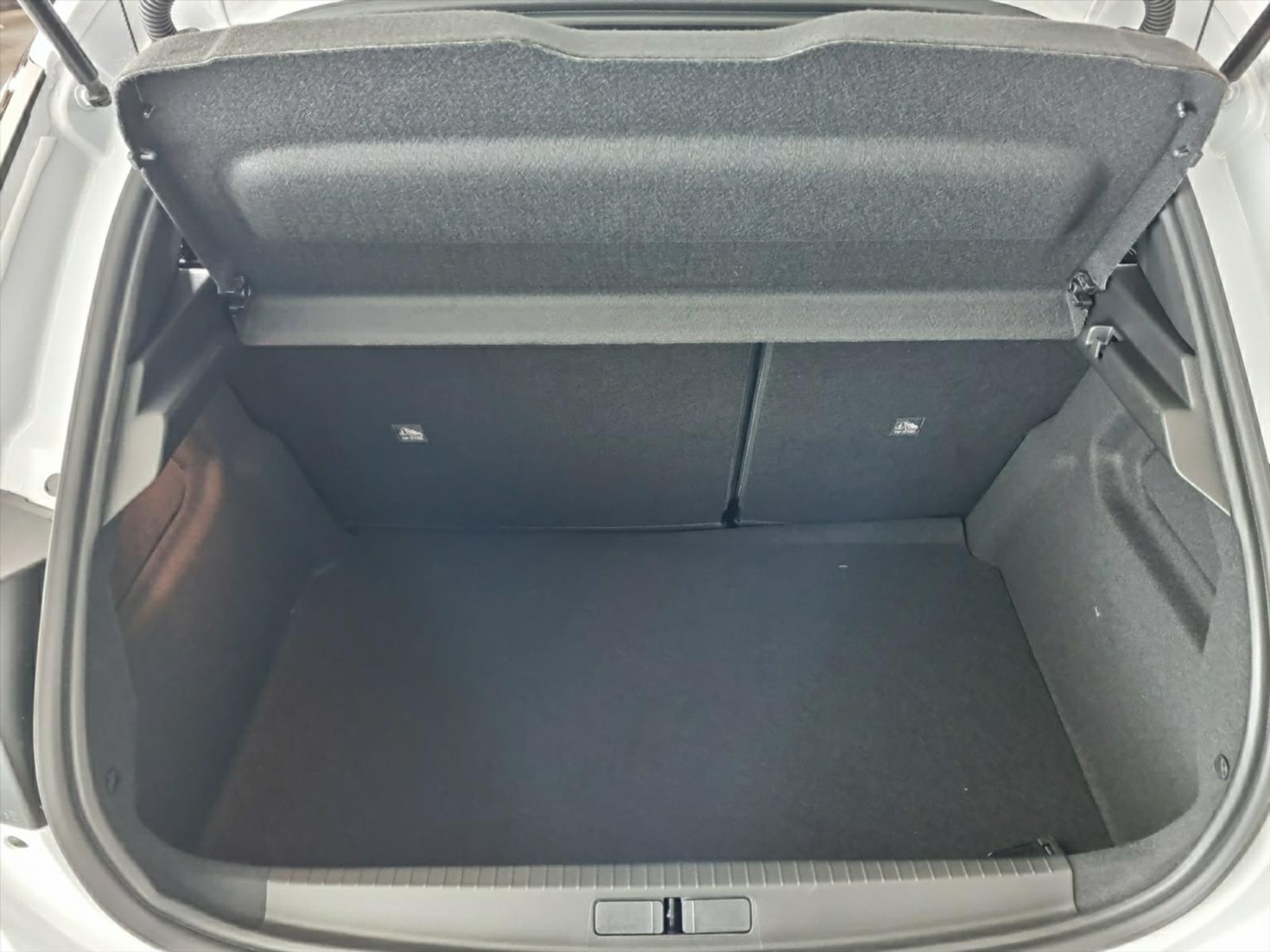 listing desktop thumbnail image 13