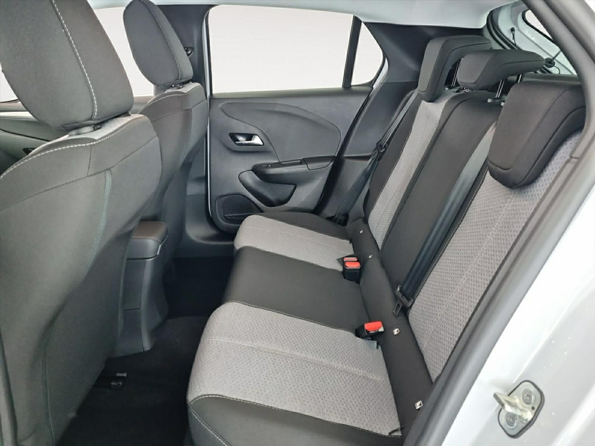 listing desktop thumbnail image 14