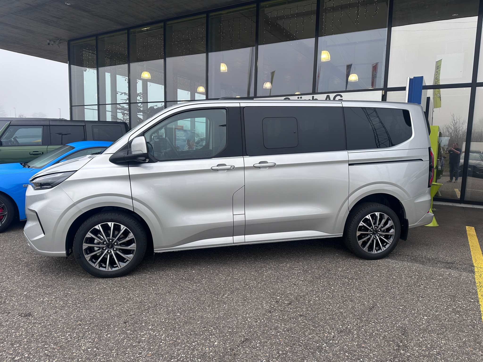 listing desktop thumbnail image 3