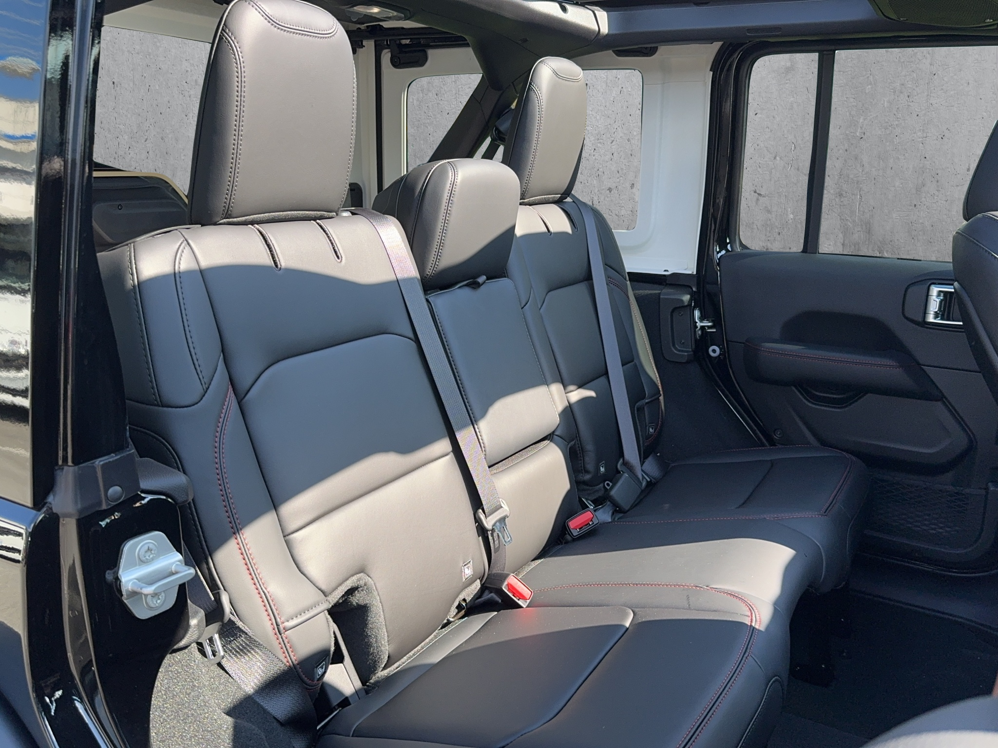 listing desktop thumbnail image 9