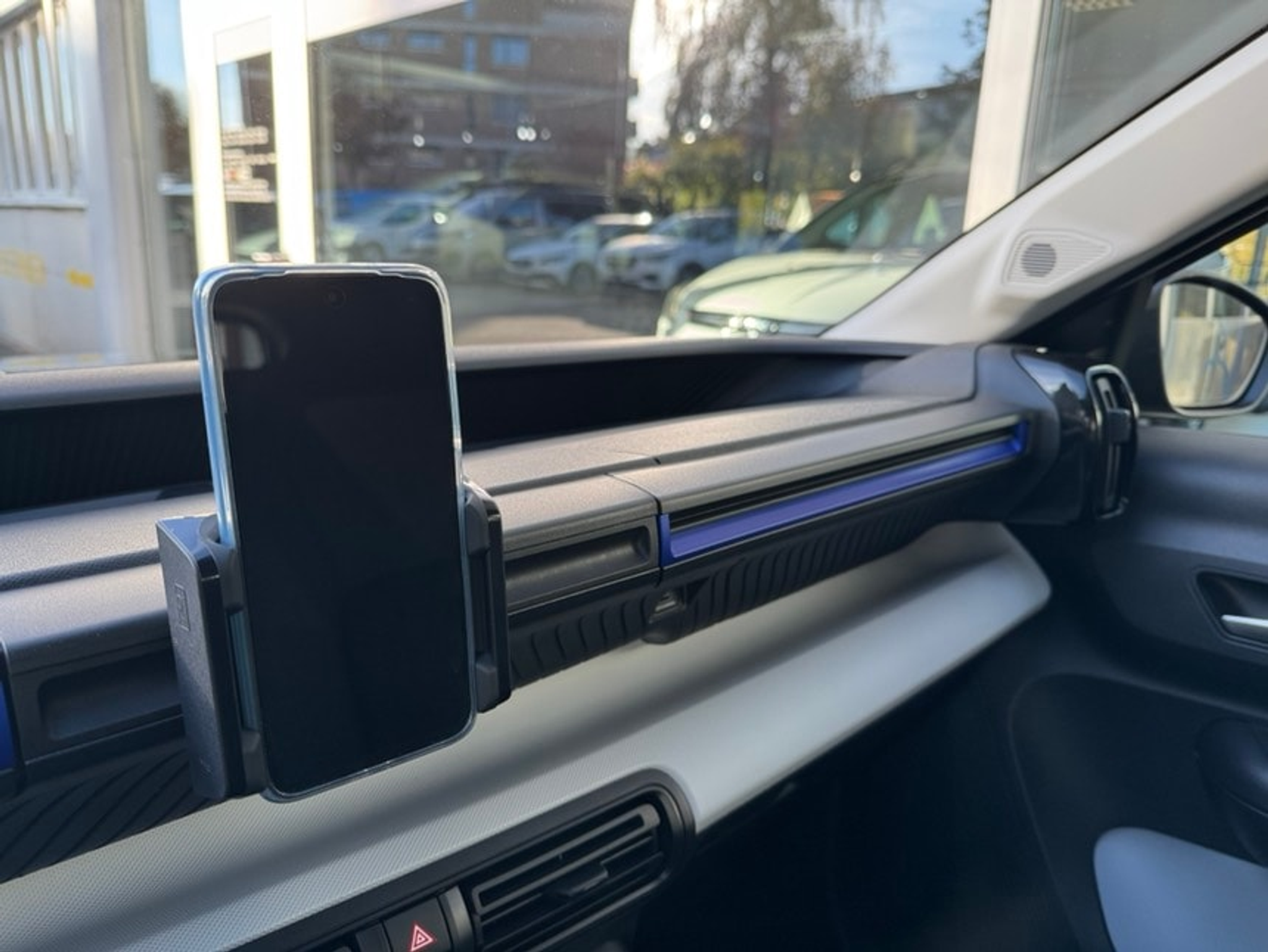 listing desktop thumbnail image 15