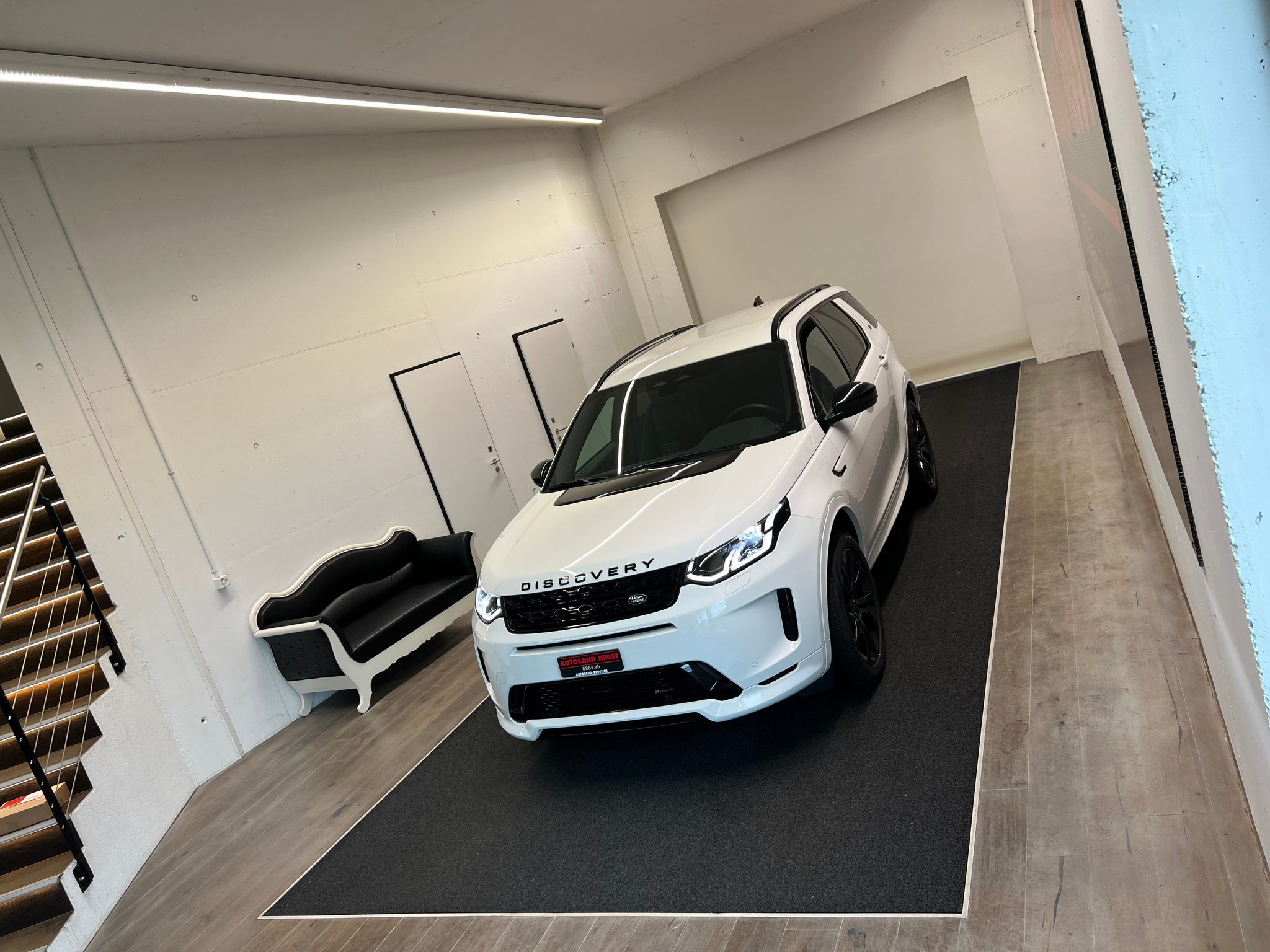 listing desktop thumbnail image 3