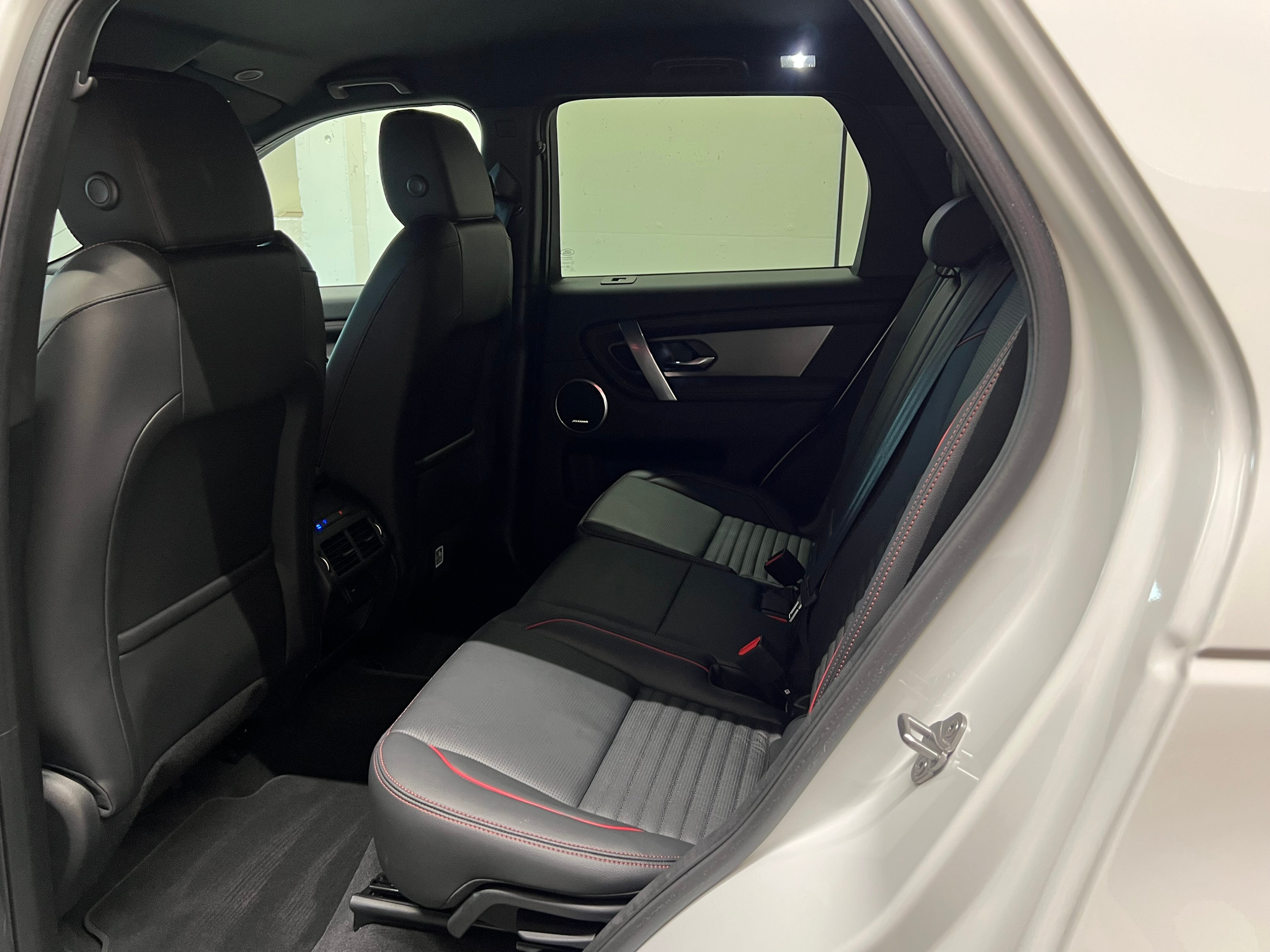 listing desktop thumbnail image 17