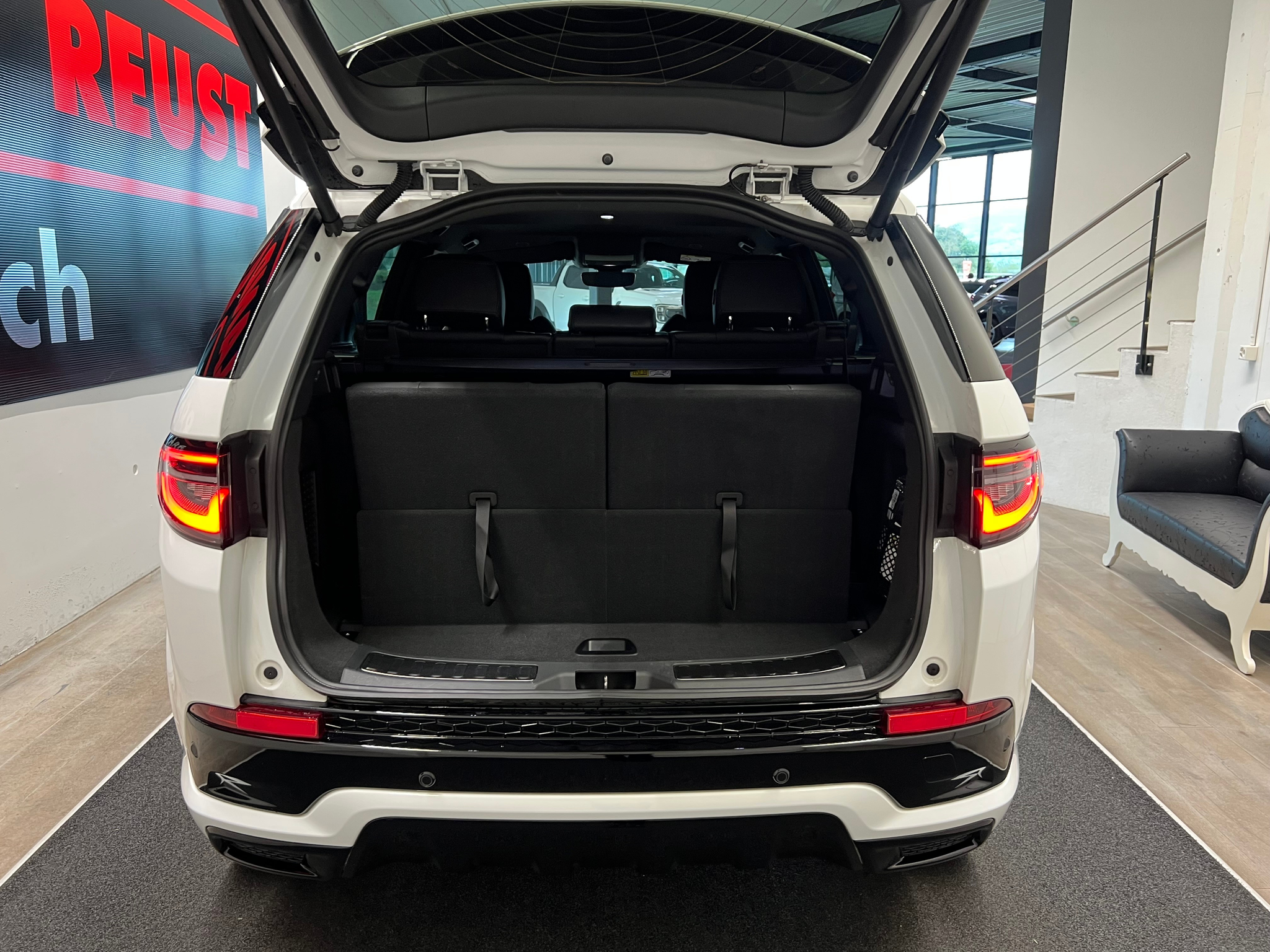 listing desktop thumbnail image 9