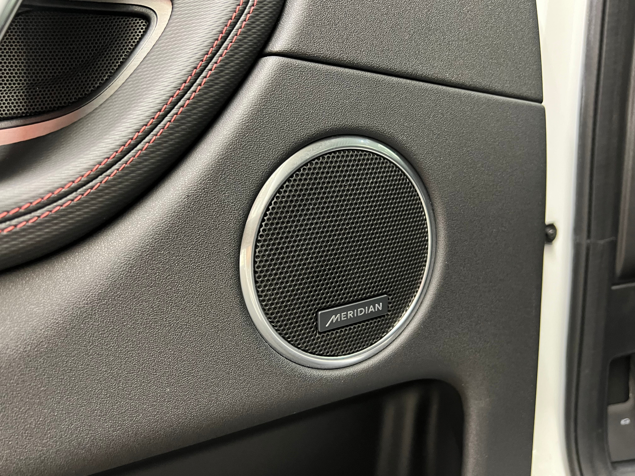 listing desktop thumbnail image 12