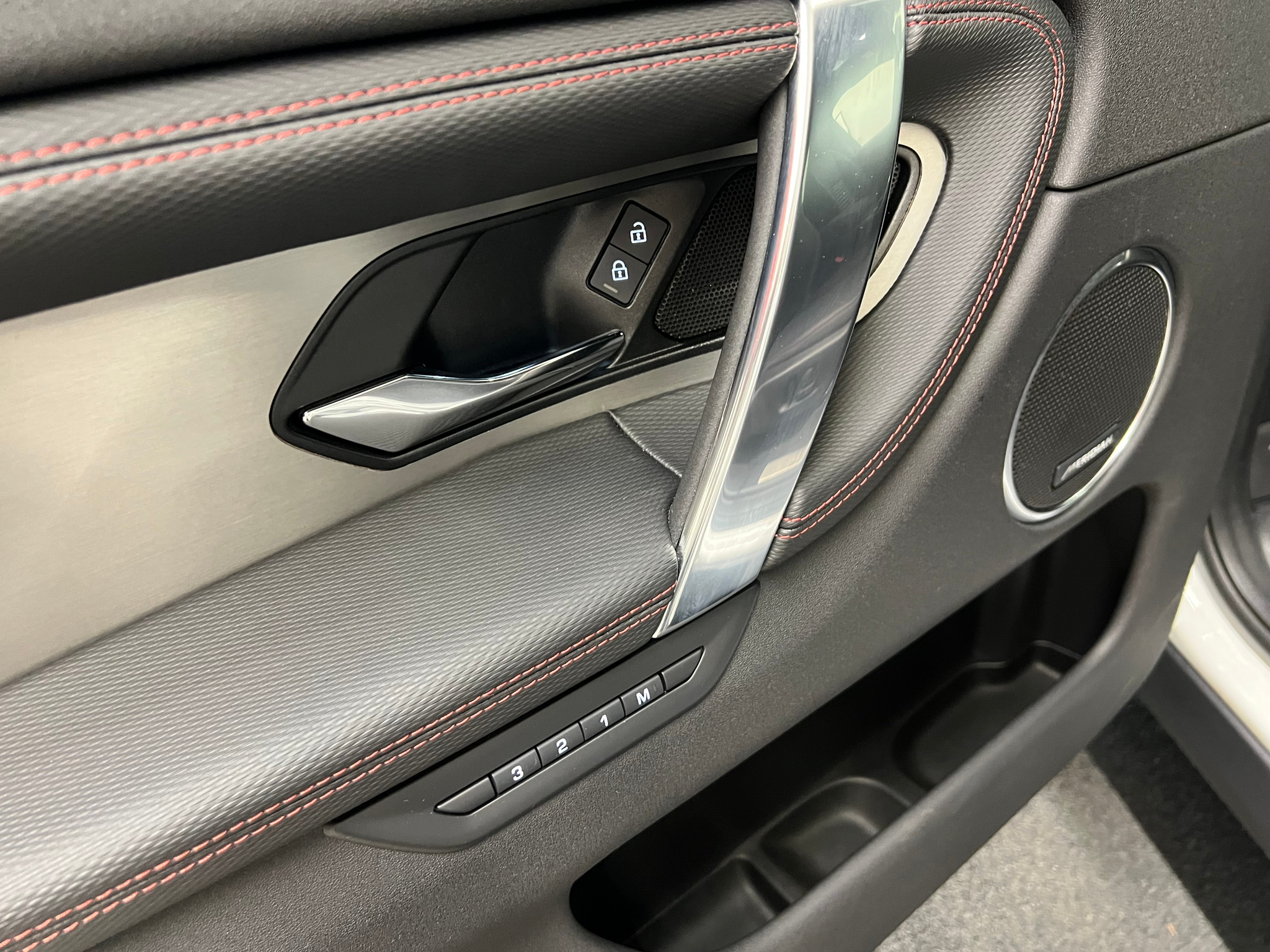 listing desktop thumbnail image 13