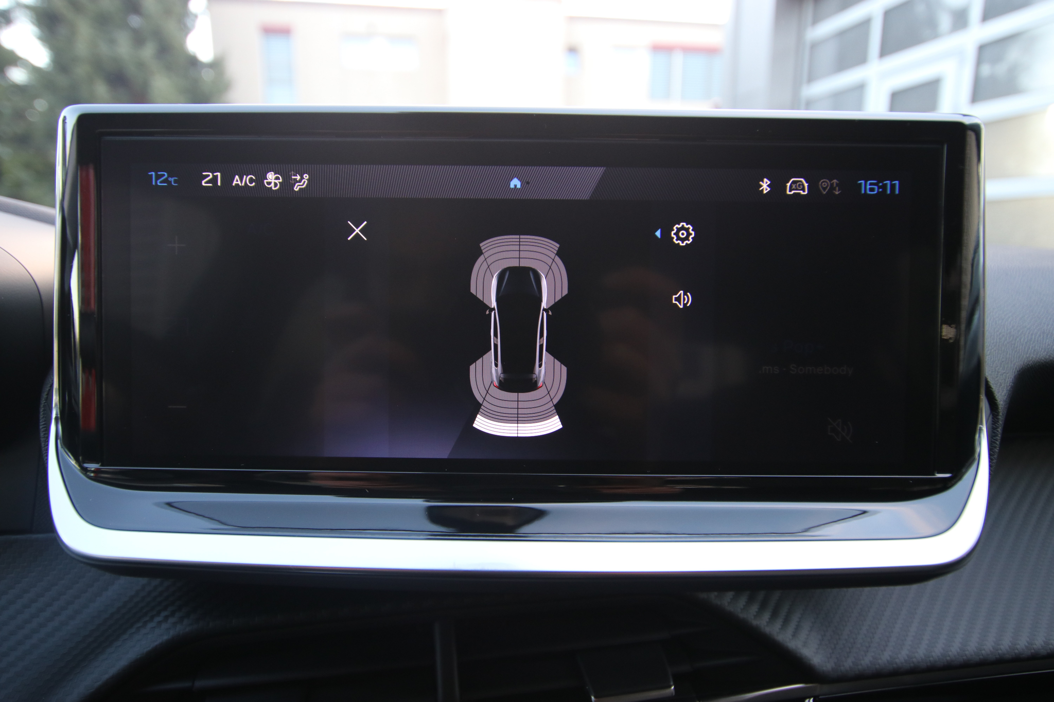 listing desktop thumbnail image 18