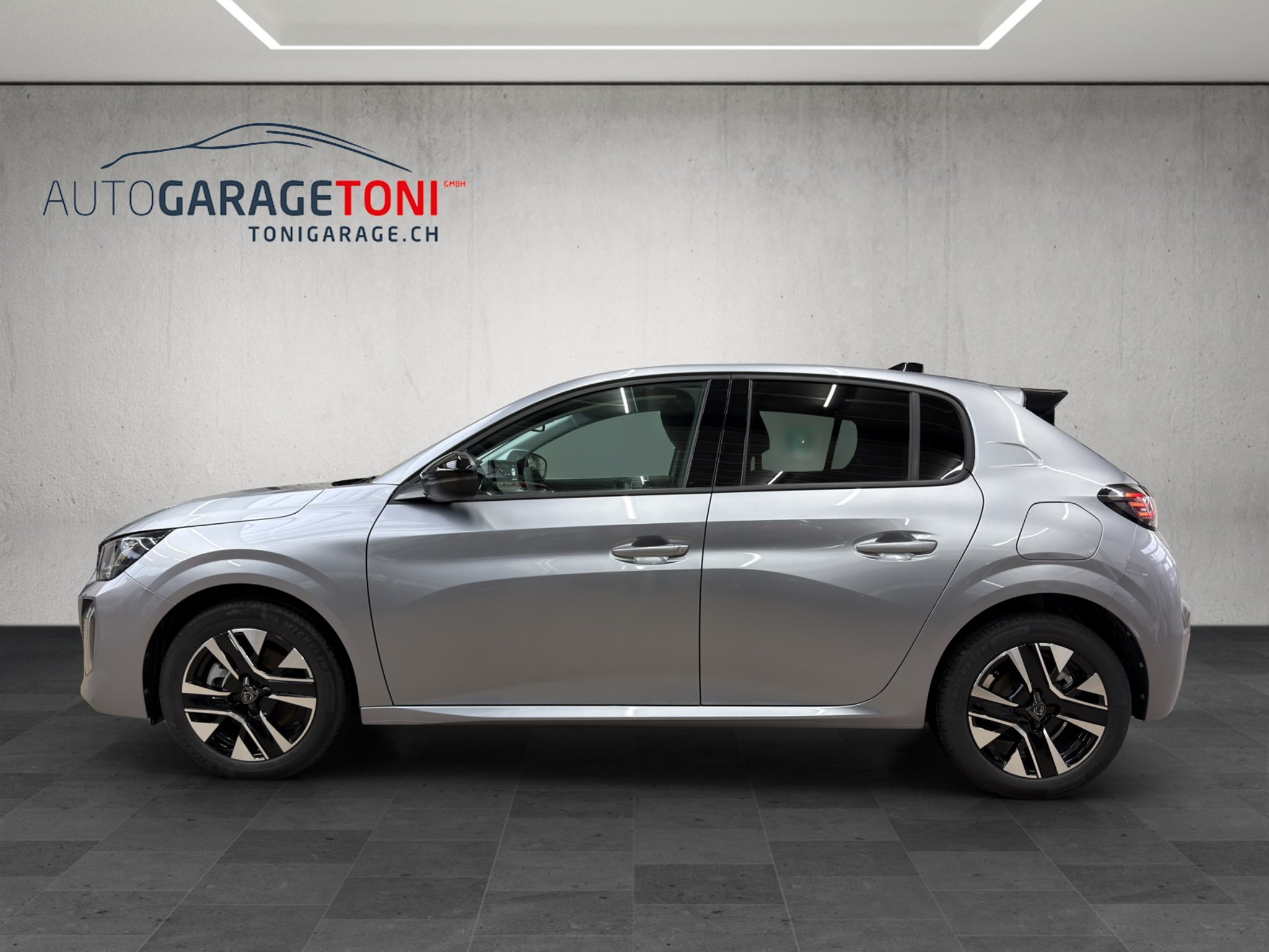 listing desktop thumbnail image 3