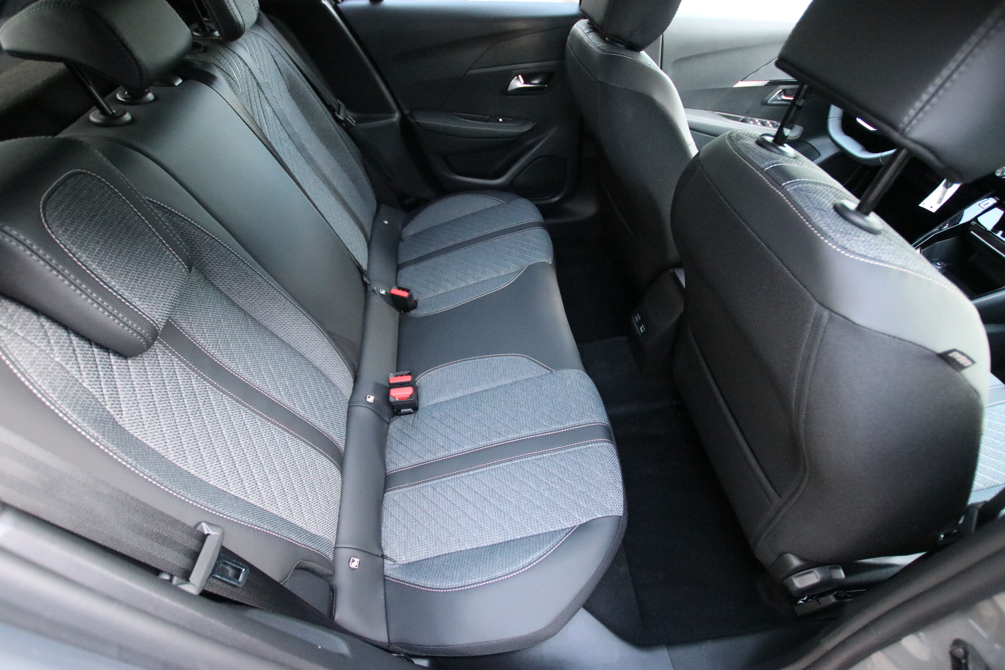 listing desktop thumbnail image 14