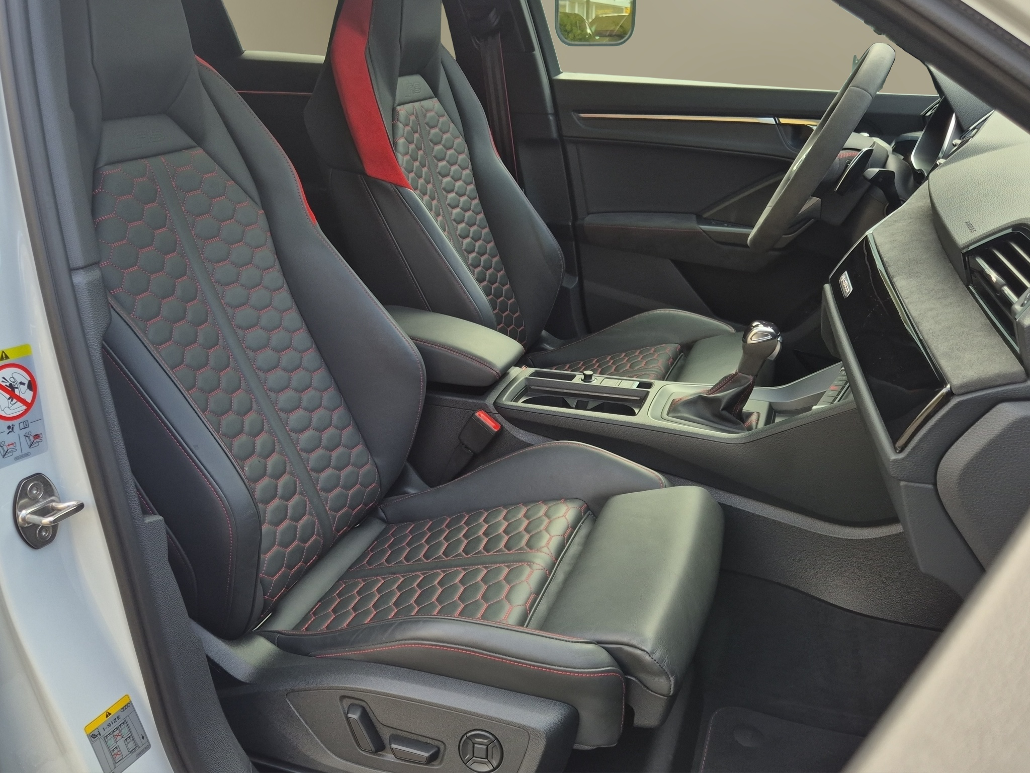 listing desktop thumbnail image 14