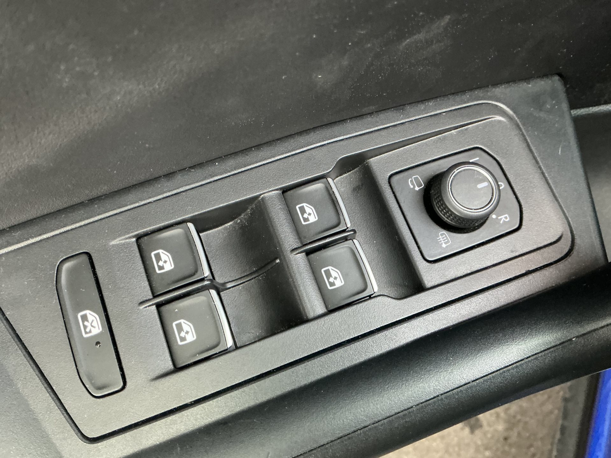 listing desktop thumbnail image 26