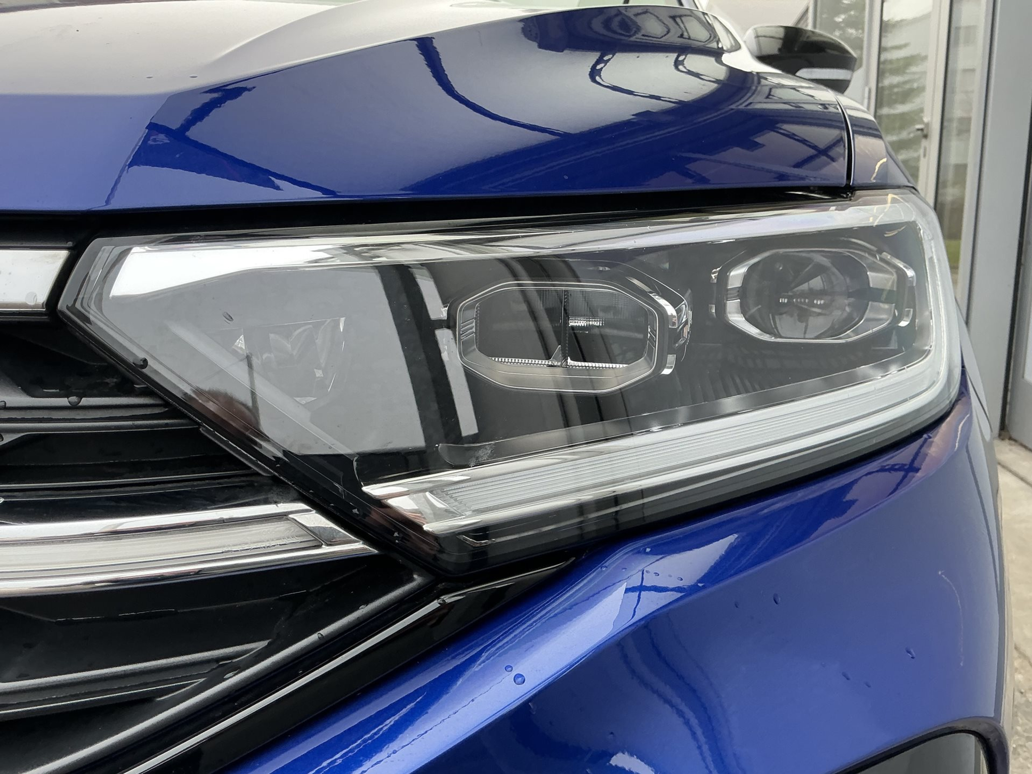 listing desktop thumbnail image 6