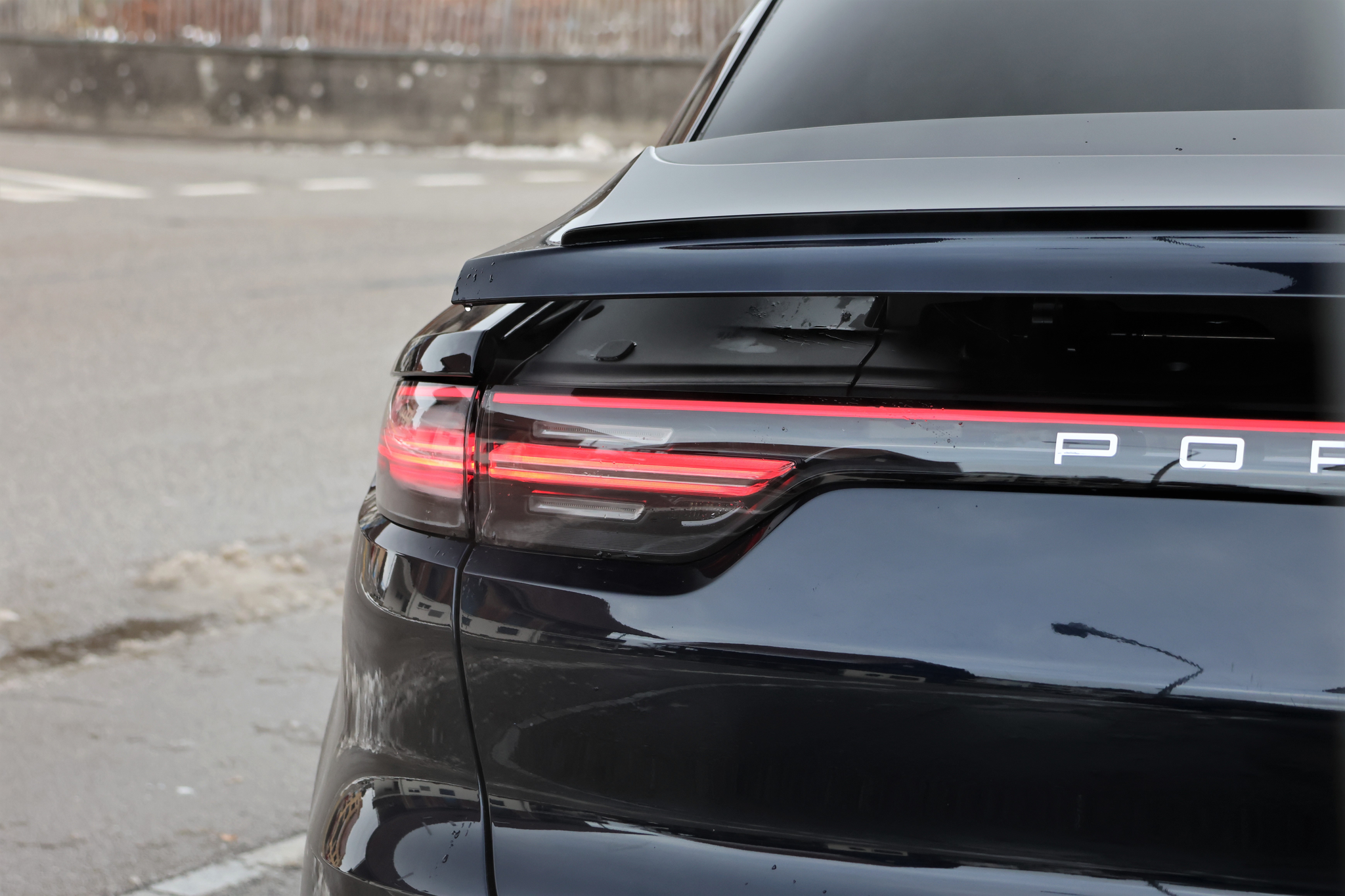 listing desktop thumbnail image 4