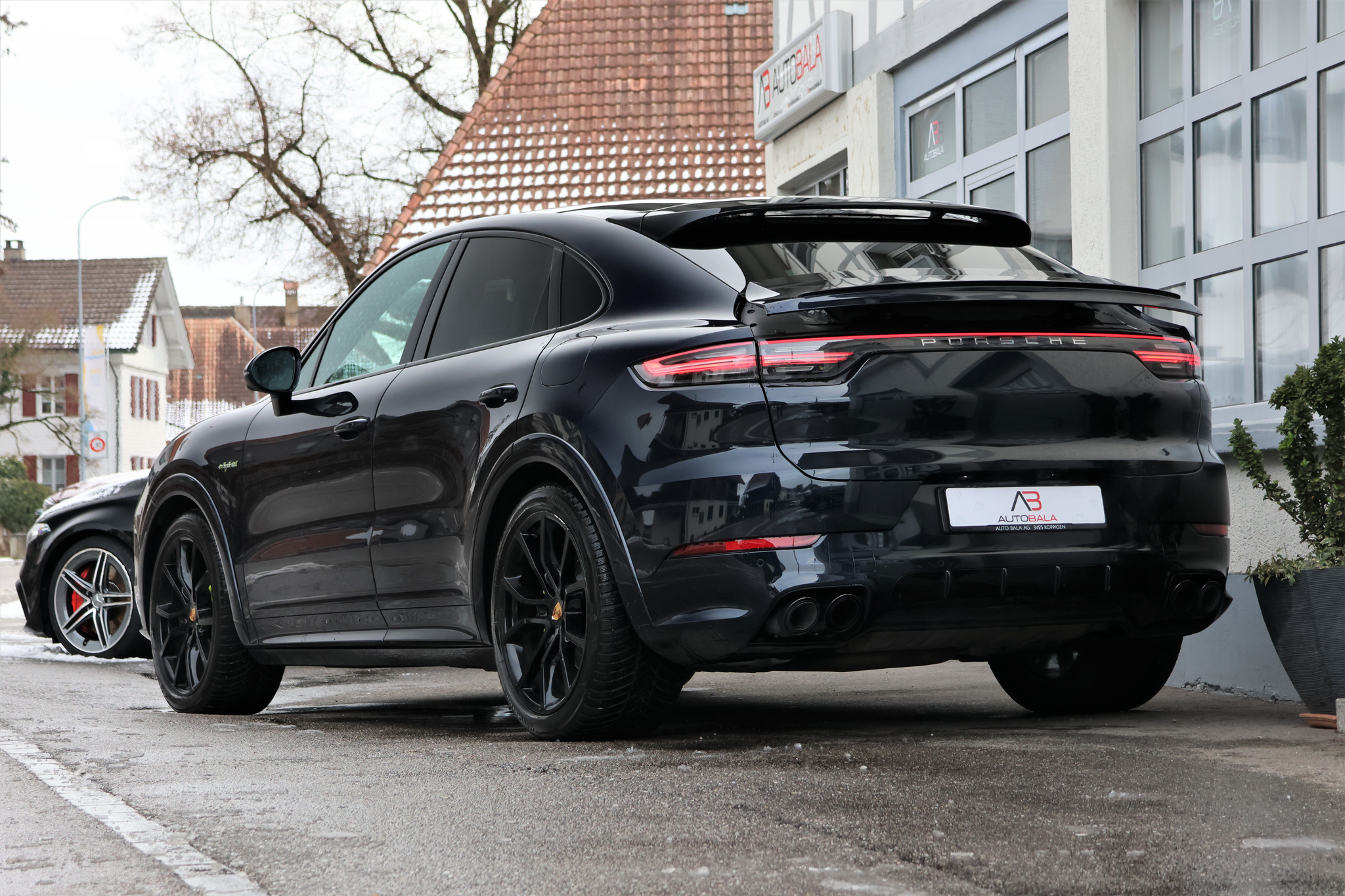 listing desktop thumbnail image 2