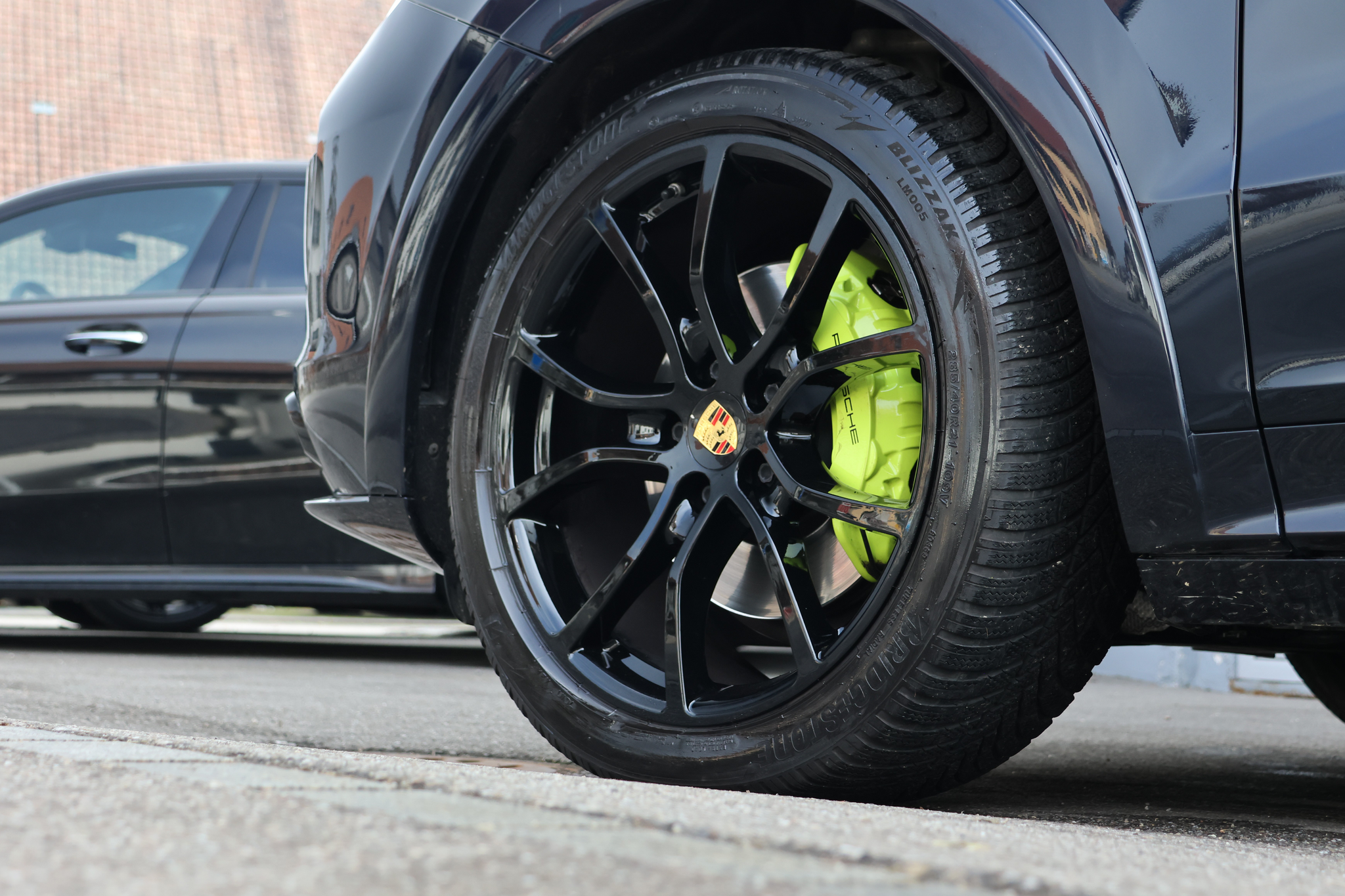 listing desktop thumbnail image 6