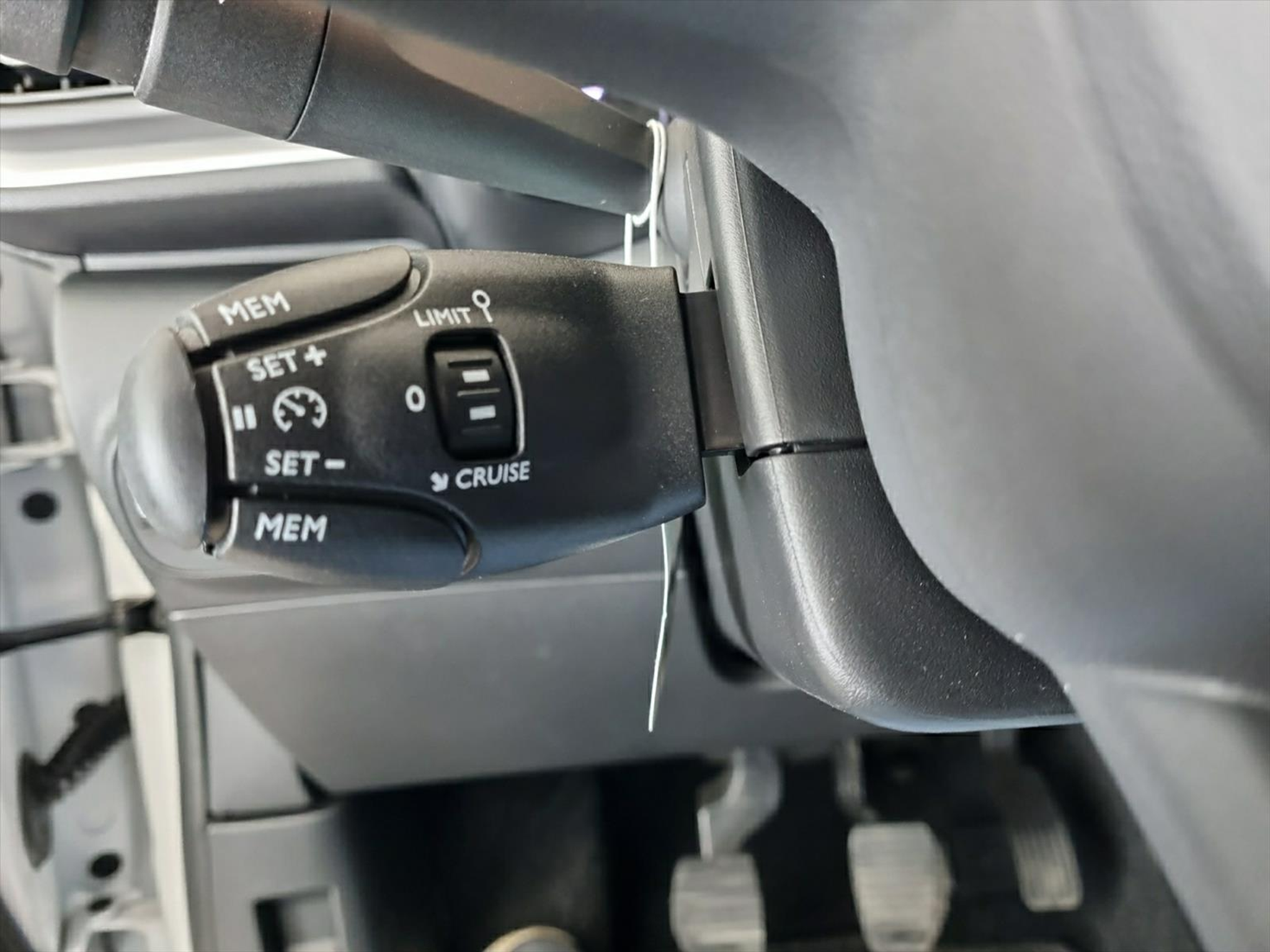 listing desktop thumbnail image 10