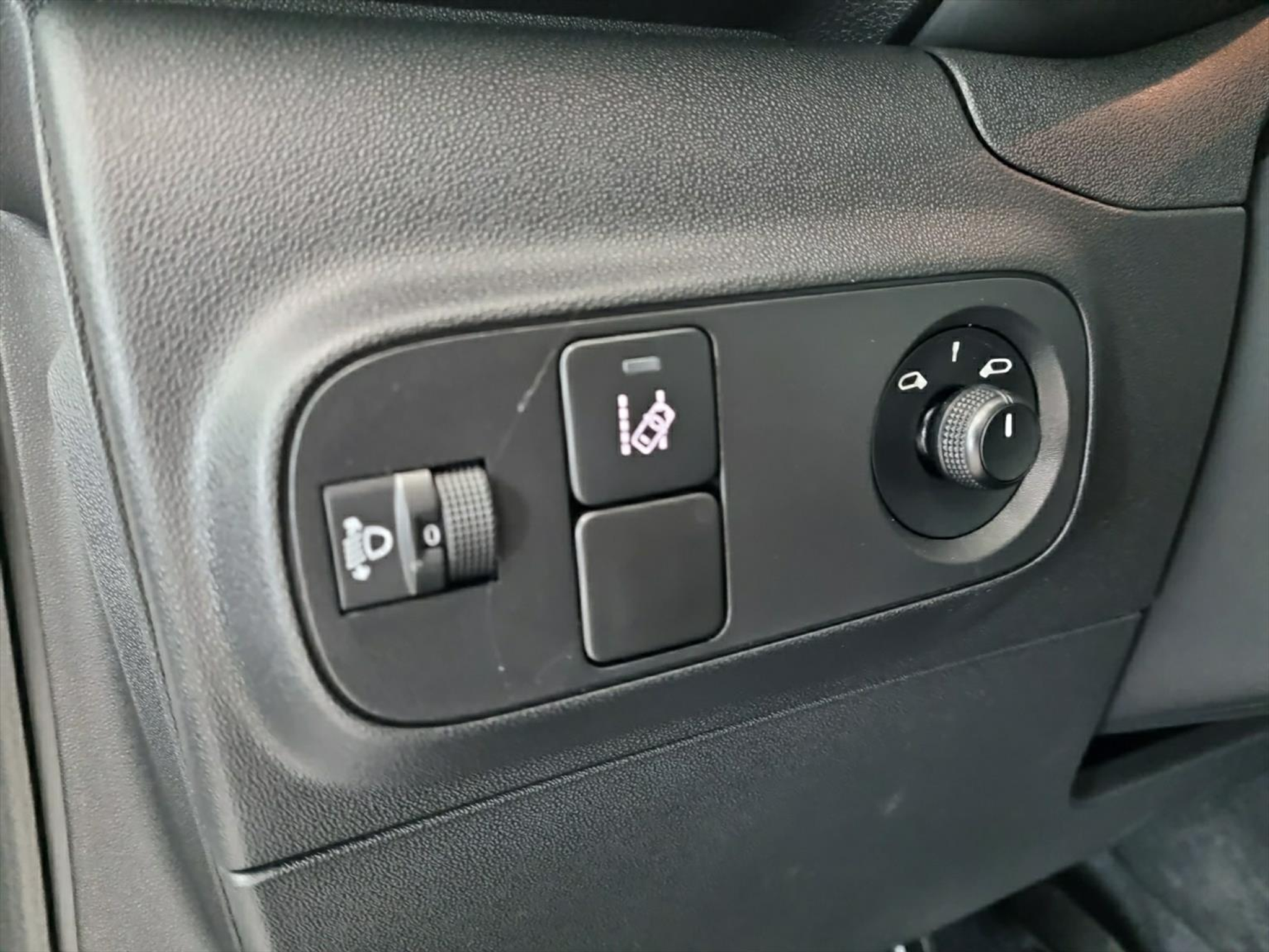 listing desktop thumbnail image 11