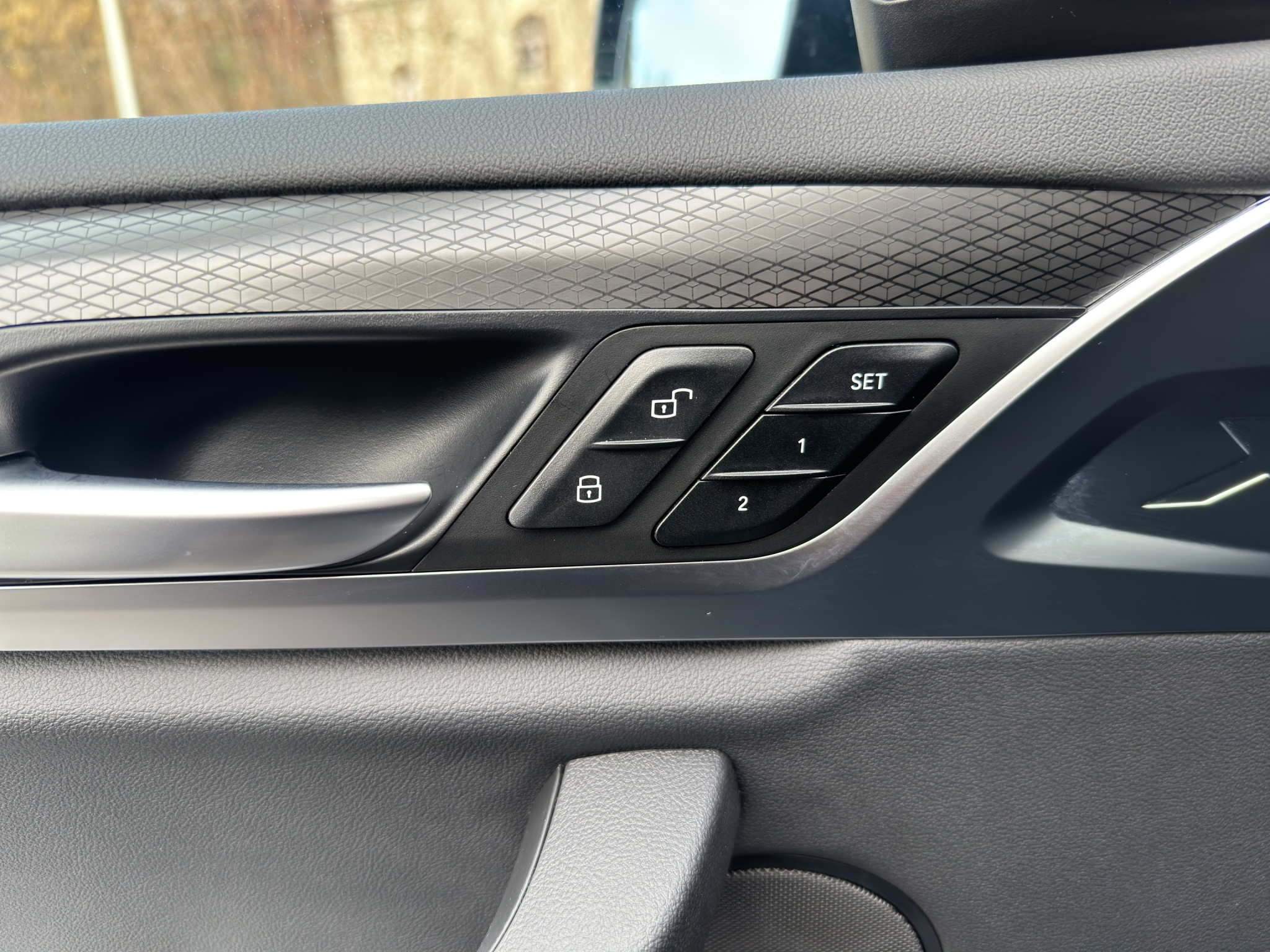 listing desktop thumbnail image 21