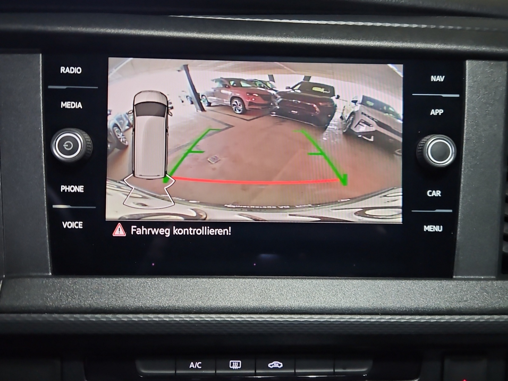 listing desktop thumbnail image 15