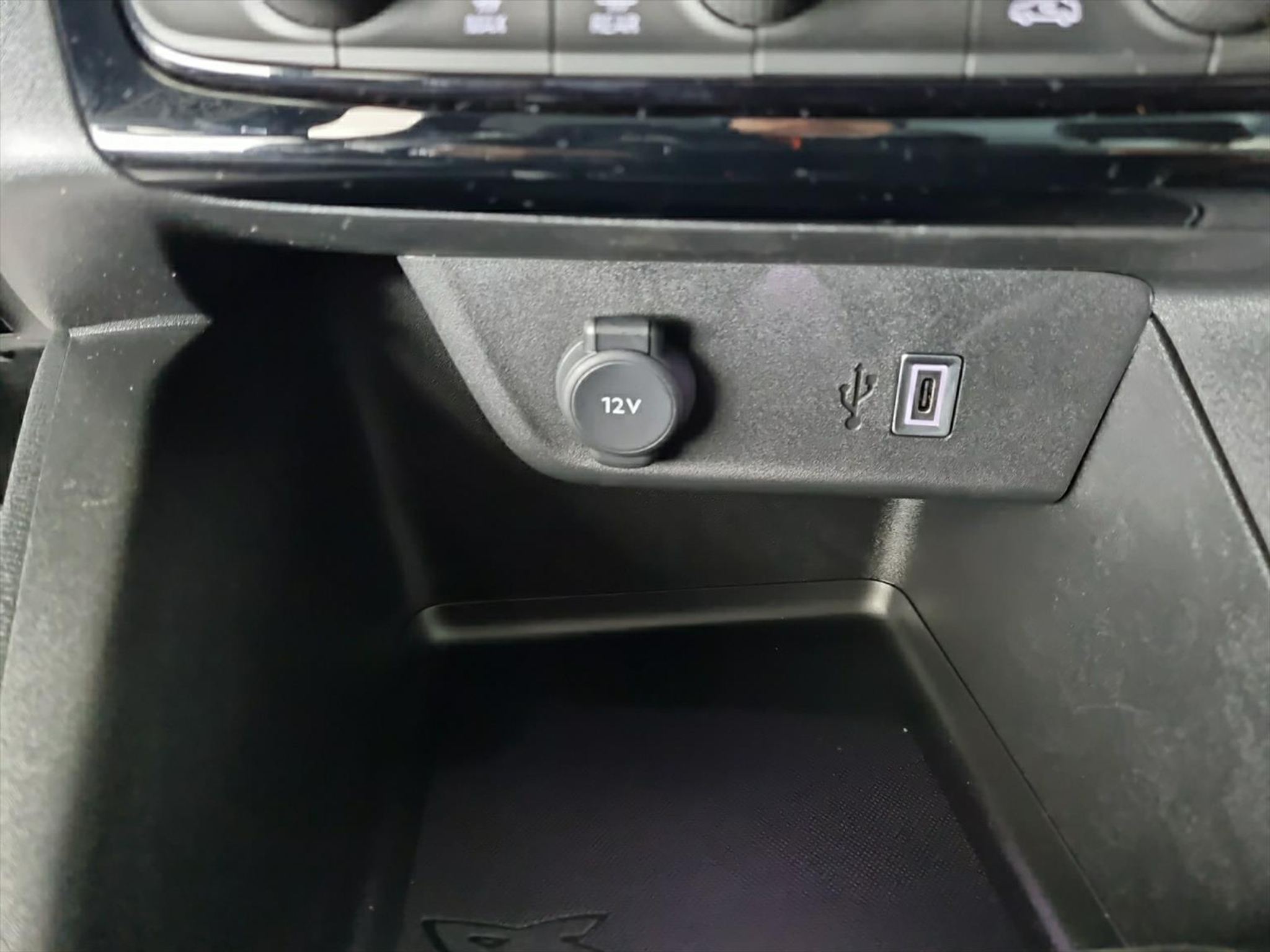 listing desktop thumbnail image 11