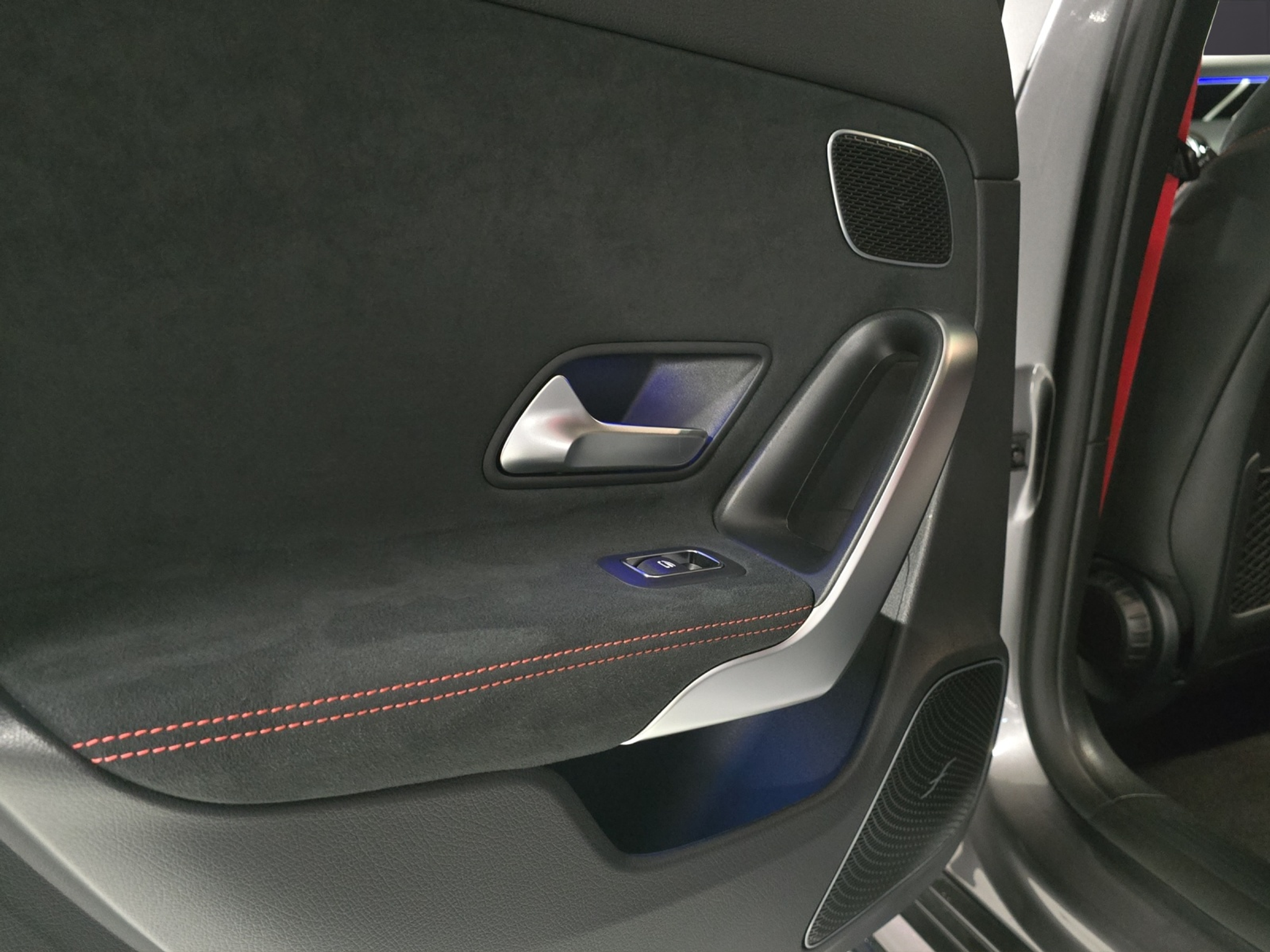 listing desktop thumbnail image 21