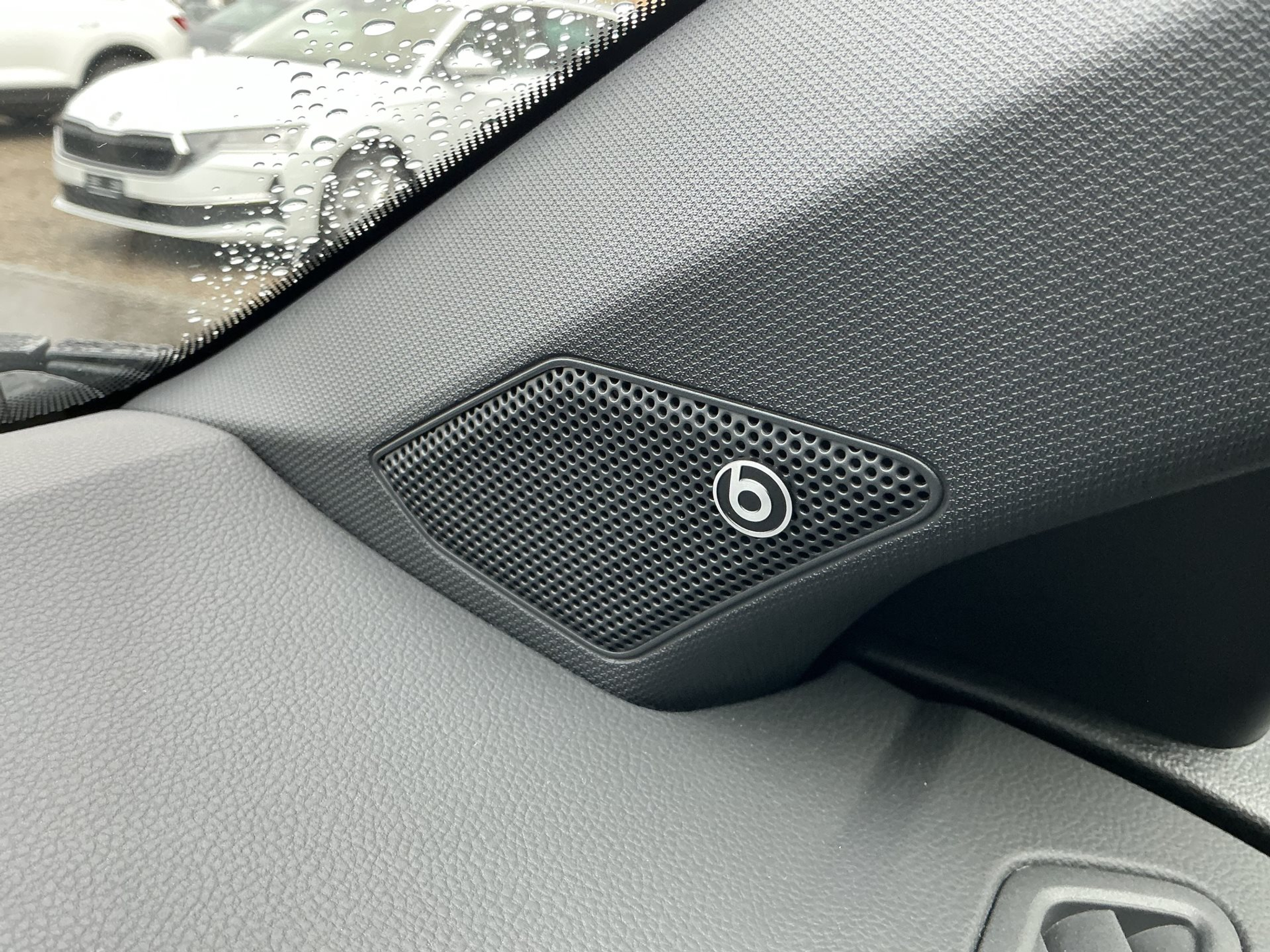 listing desktop thumbnail image 24