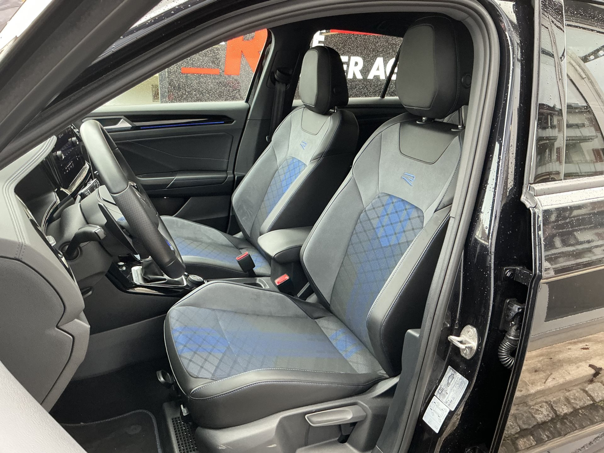 listing desktop thumbnail image 7